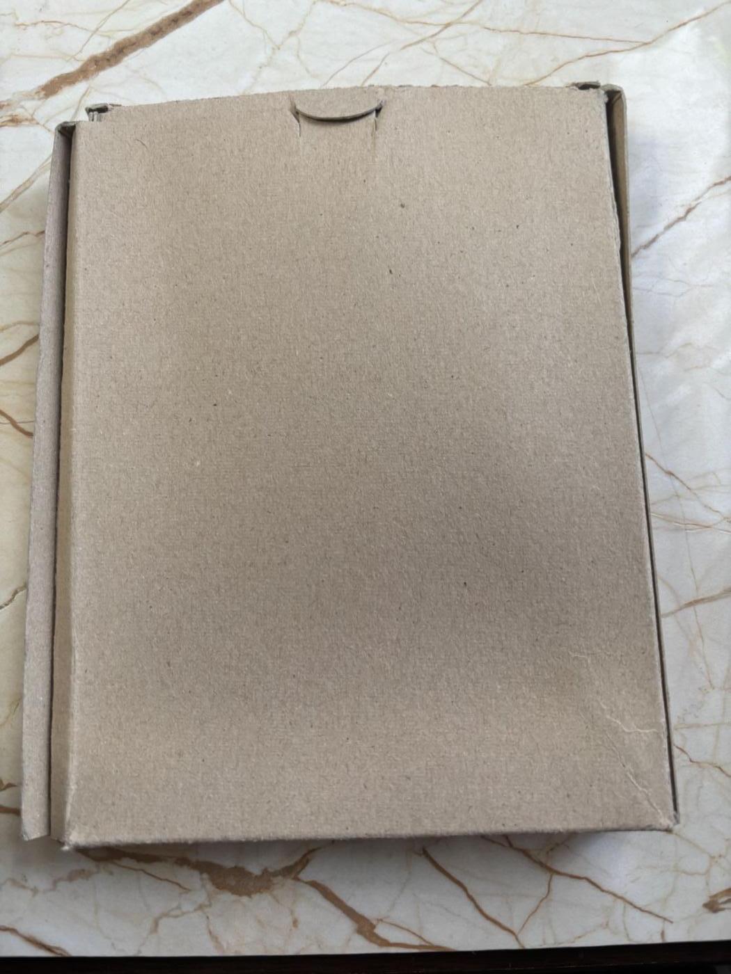 第183期拍卖 纽埃2021年世界民俗系列1爱镶嵌水晶精制银币，29.8克，银999，中间的心形可以拿出