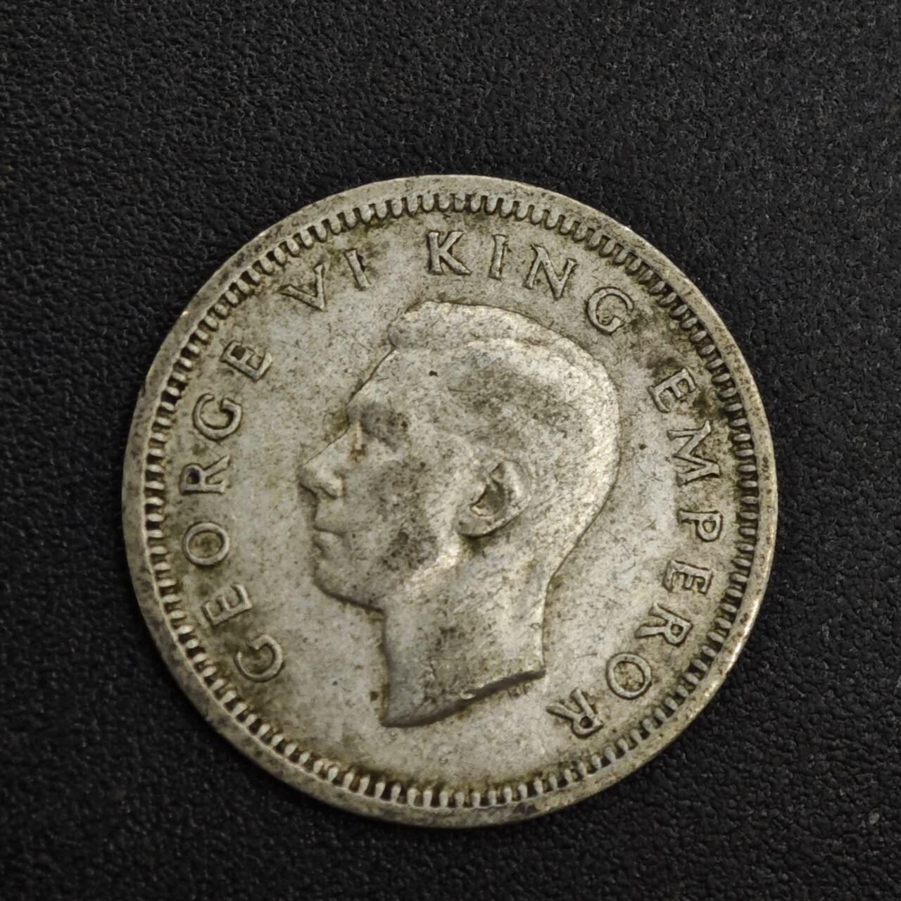 【淘币小摊】限时拍第八百一十二拍  小银币场  满百包邮可预留两周  周一统一发货  新西兰1943年乔治六世3便士银币