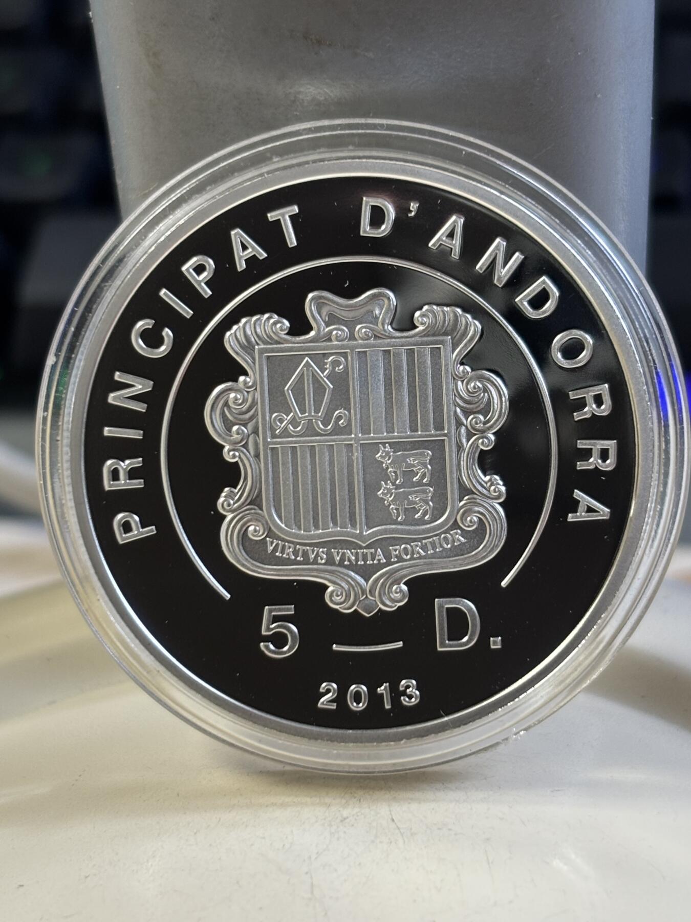 第183期拍卖 安道尔2013年FEI马术世界比赛20克精制彩色纪念银币2带证书，925银，发行量2000枚