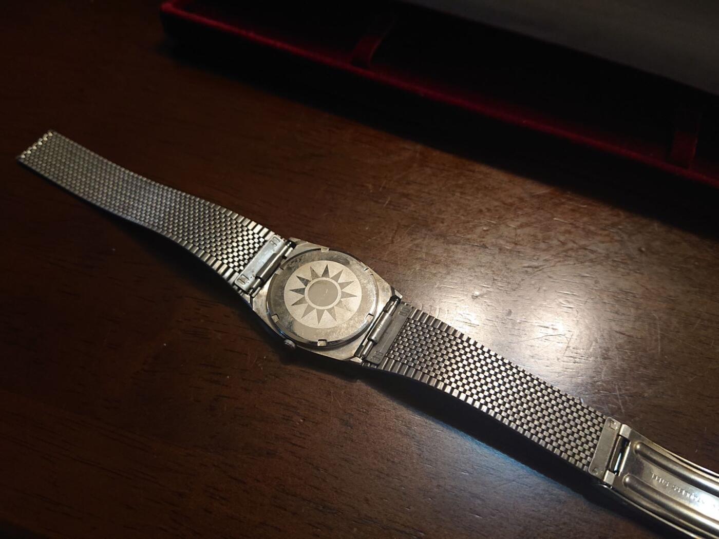 【第貳場】近代勋奖章徽章服饰杂项专场 民国 空军总司令陈橤龄赠 纪念表/石英表