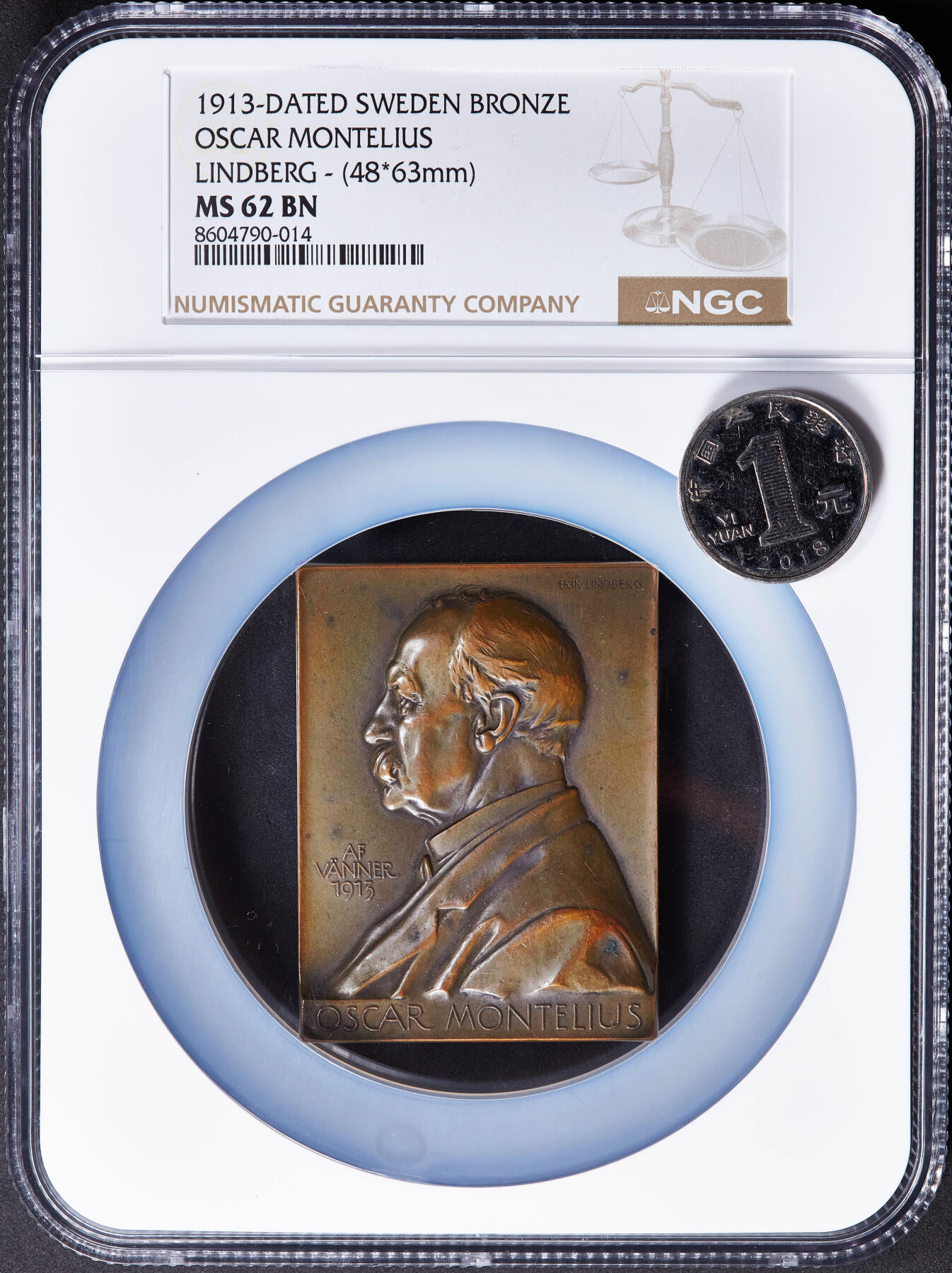 【俄甄集藏】2025年(045)12-03 星期三 晚 19:30 全场包邮 瑞典1913年纪念考古学家、国家博物馆馆长奥斯卡·蒙特柳斯退休卸任方形大铜章，NGC MS62，巧克力包浆，尺寸：63mm×48mm，名家林德伯格作品