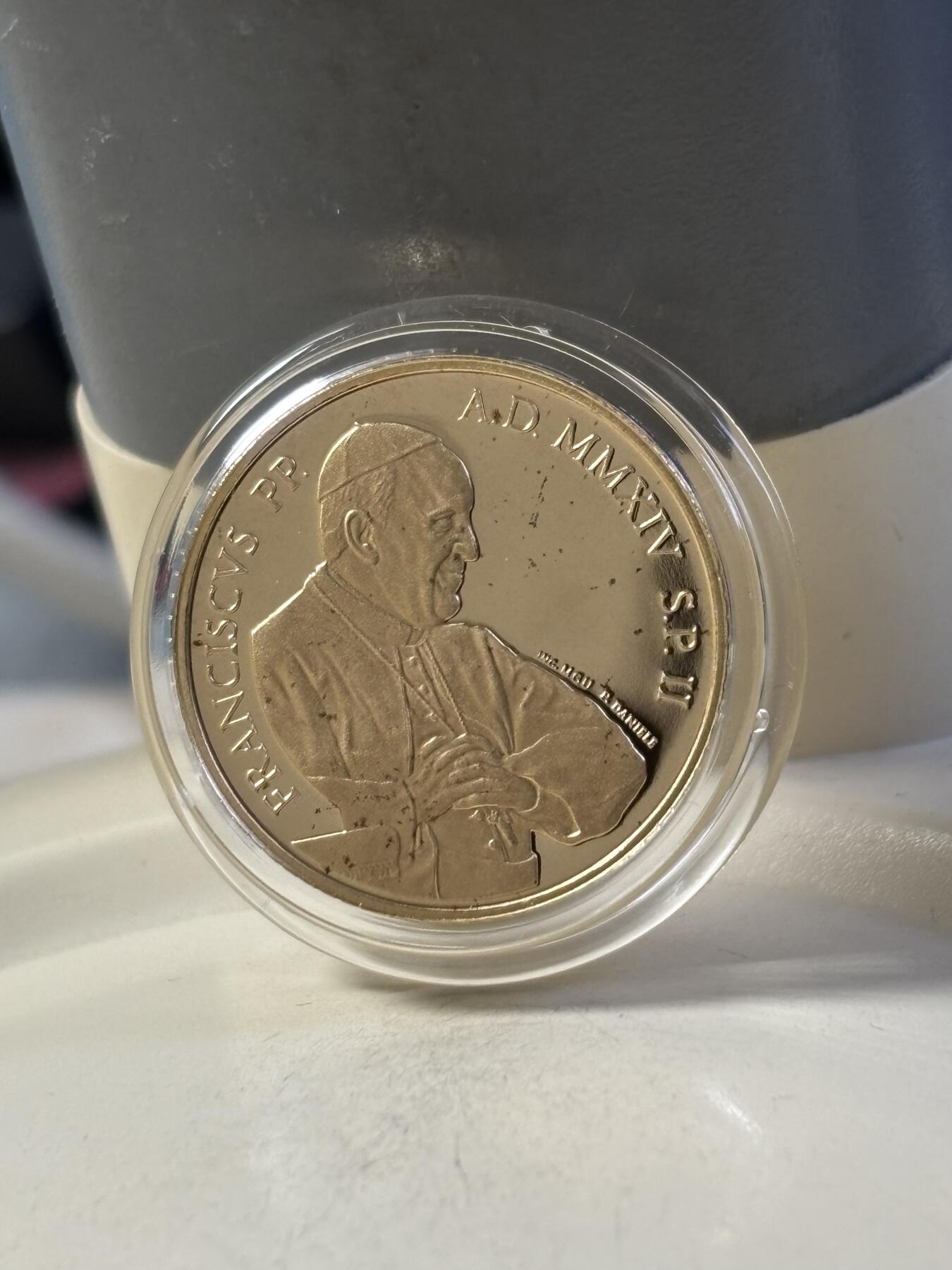 第183期拍卖 梵蒂冈2014年文艺复兴米开朗基罗逝世纪念金币，917金，6克，发行2400枚，有氧化点