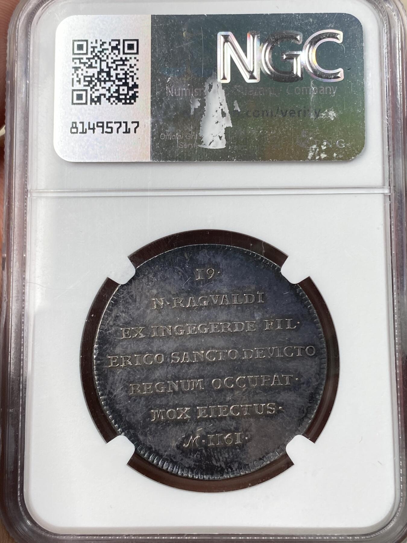 万国钱币拍卖第056期 NGC MS64 1754-60年瑞典摄政王马格努斯·亨里克森二世戎装纪念银章 此系列是由在瑞士出生的约翰·卡尔·赫德林格设计 他的瑞典摄政王系列肖像设计被视为最优雅、最著名的作品 该系列包含从比约恩·帕加到弗雷德里克一世的瑞典君主的肖像和简短传记