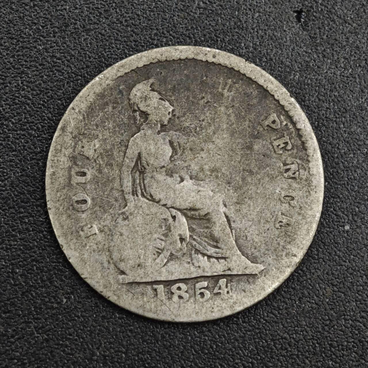 【淘币小摊】限时拍第八百一十二拍  小银币场  满百包邮可预留两周  周一统一发货  英国1854年维多利亚4便士银币