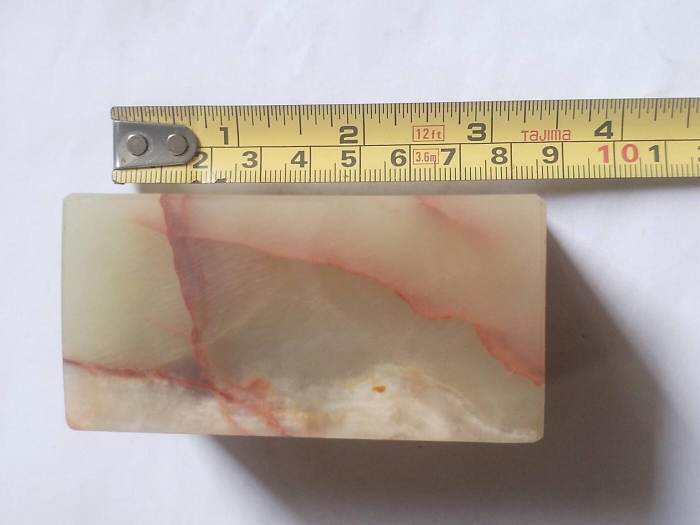 综合 七彩玉摆件。