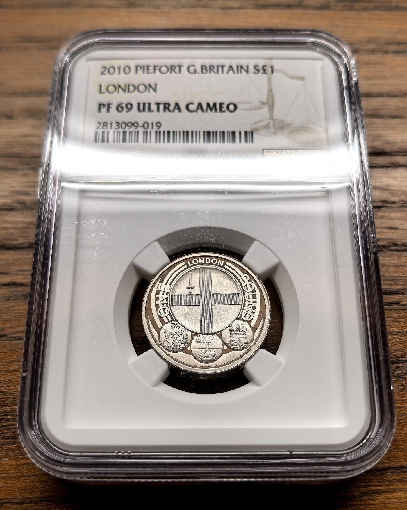纫秋兰以为佩·凡希社微拍感恩专场 2010英国伦敦1镑加厚银币NGC-PF69UC