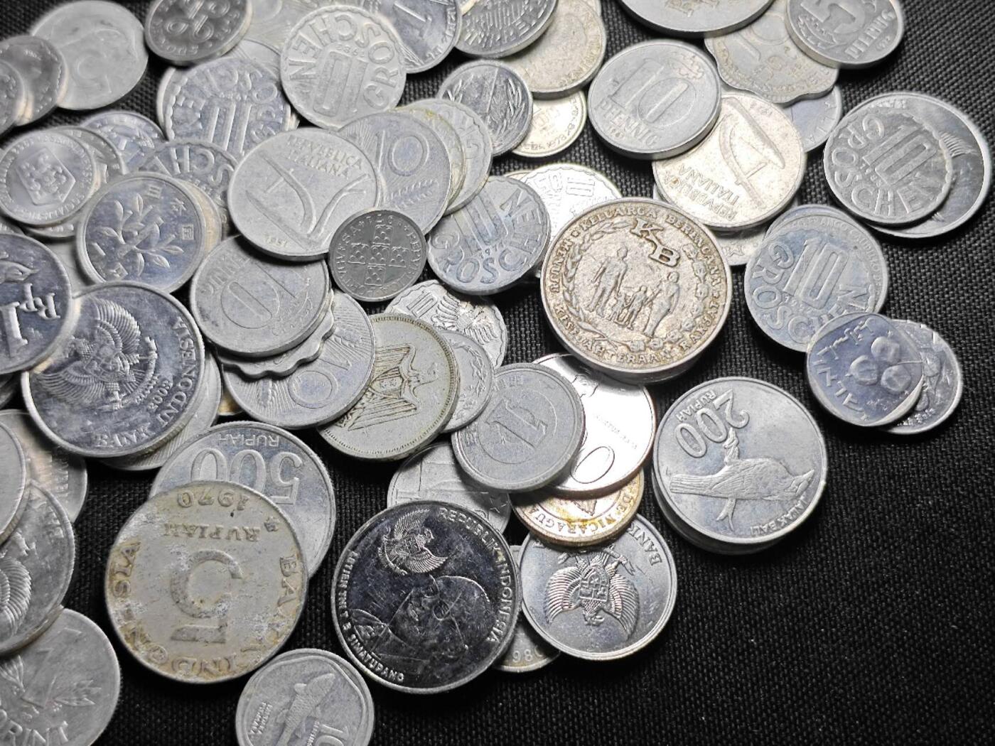 KK钱币收藏小铺 （套币 好品/批量散币 银币）专场  2月预留时间 周末发货  铝币一组100枚一组 各国各年份不同面值100枚