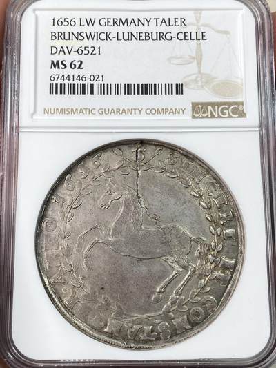 万国钱币拍卖第056期 - NGC MS62 1656年德国布伦瑞克-吕纳堡-卡伦堡奔马纹章大泰勒 非常难得的一枚原味无减重痕17世纪大泰勒 NGC顶级冠军分 