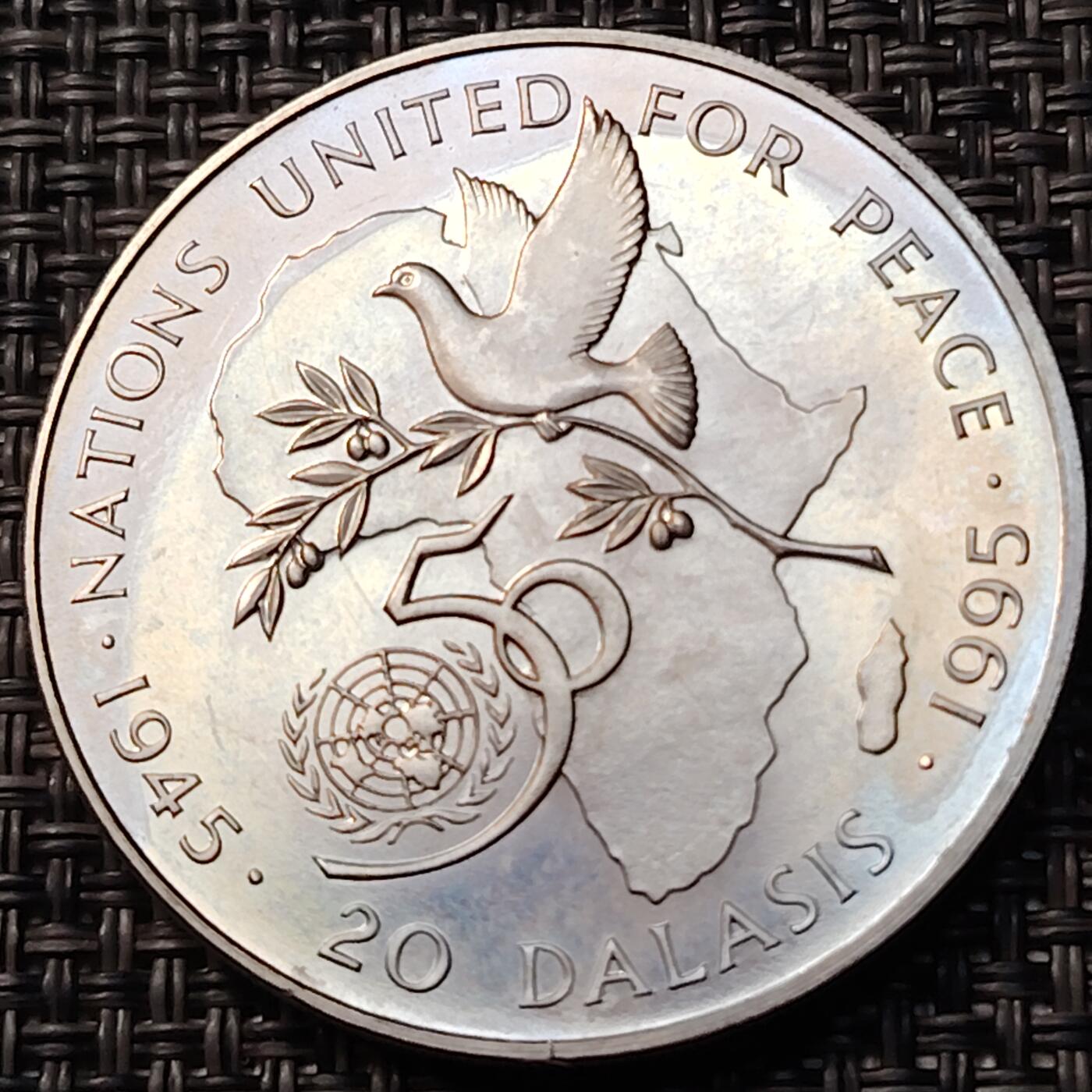 布加迪🐬～世界钱币(上海)🌾第 262 期 /  各国套币和散币 冈比亚🇬🇲 1995年 20达拉西 联合国成立50周年纪念币