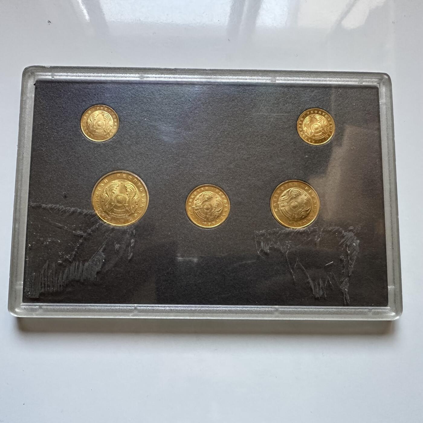 🌹外币初藏🌹🐯2025年第134场  每周二四六晚8️⃣点 接代拍 哈萨克斯坦1993年原厂五枚套