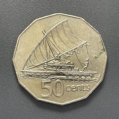 回流1130 - 大洋洲斐济1982年英女王头像大直径32.5mm异形币 传统帆船