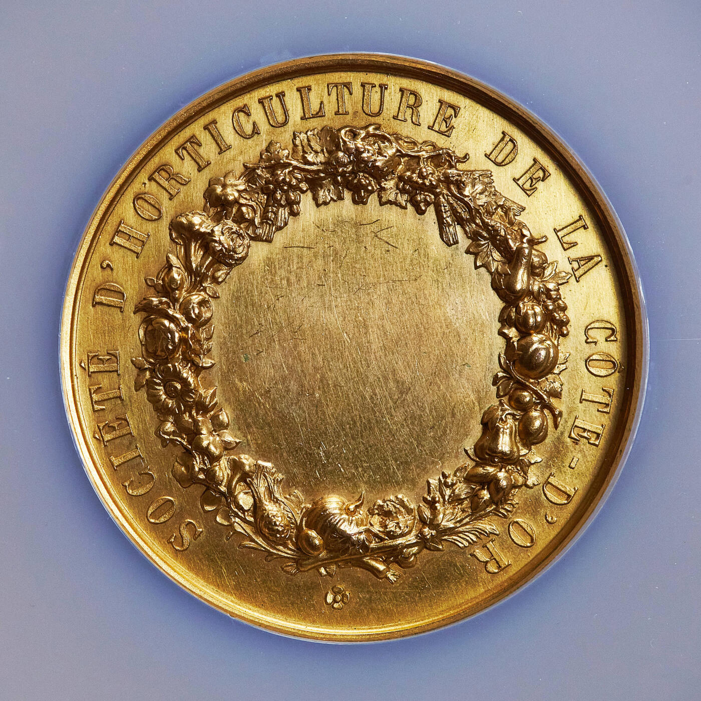 【俄甄集藏】2025年(045)12-03 星期三 晚 19:30 全场包邮 法国19世纪纪念勃艮第科特多瓦园艺协会镀金大铜章，NGC MS62，正面园艺女神与天使造像，金水足，直径：51mm，丰饶角铭，设计精美