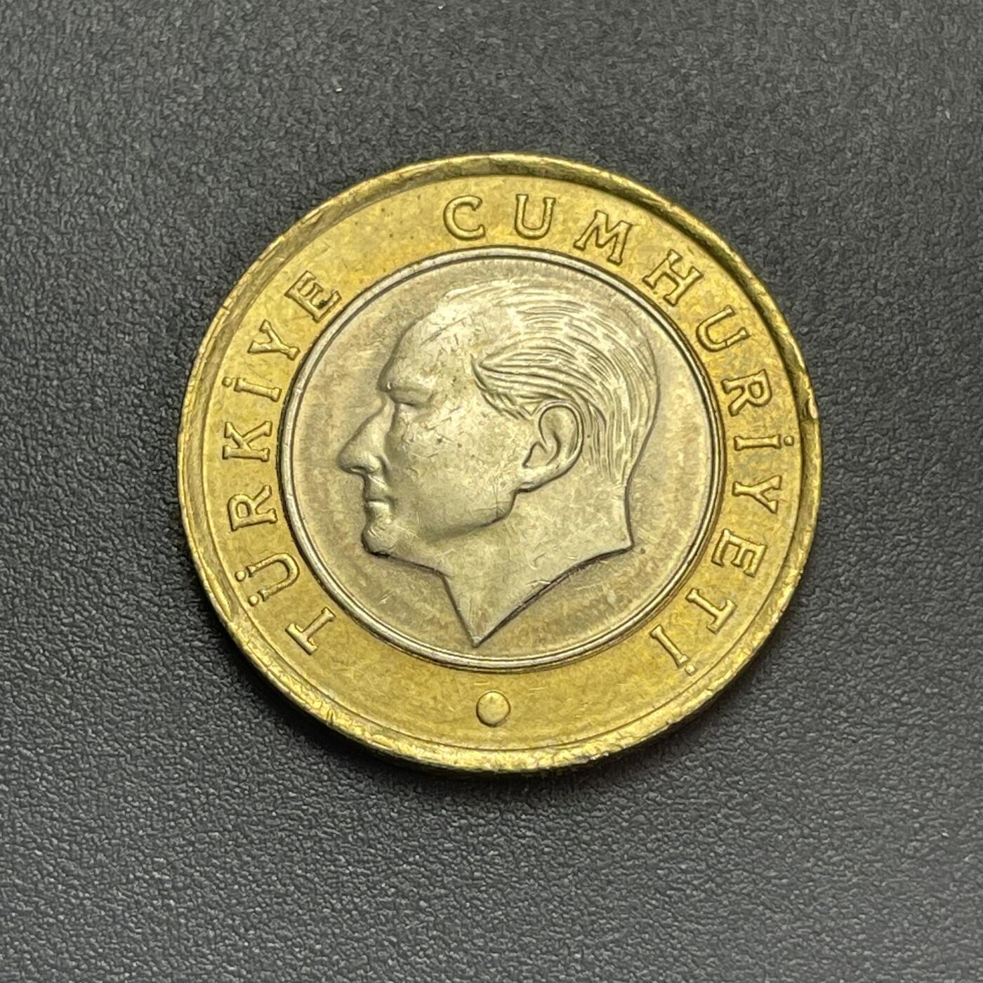 回流1130 全新 土耳其2009年1里拉双色币 土耳其国父阿塔图尔克头像