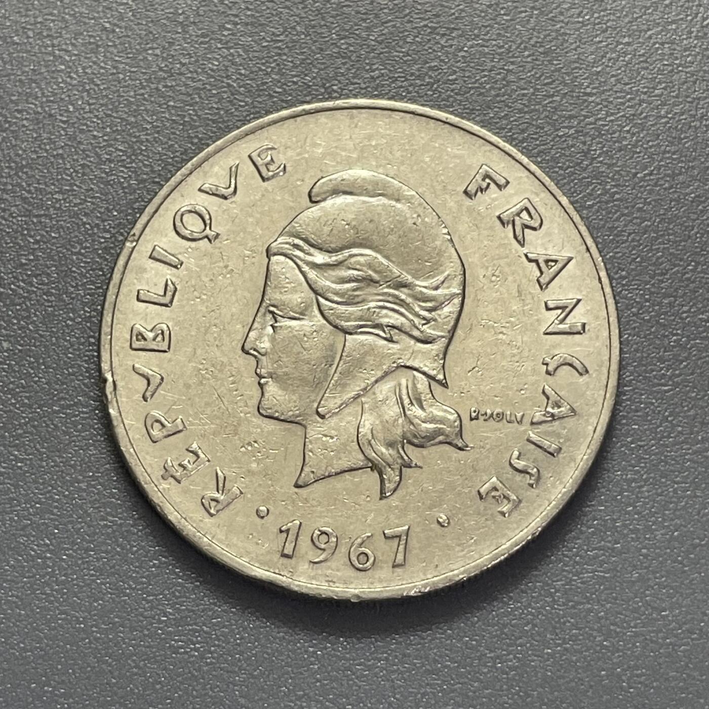 回流1130 法属波利尼西亚1967年100法郎 波利尼西亚茉莉亚港景观（山脉、棕榈树与传统帆船）较少 独立年份