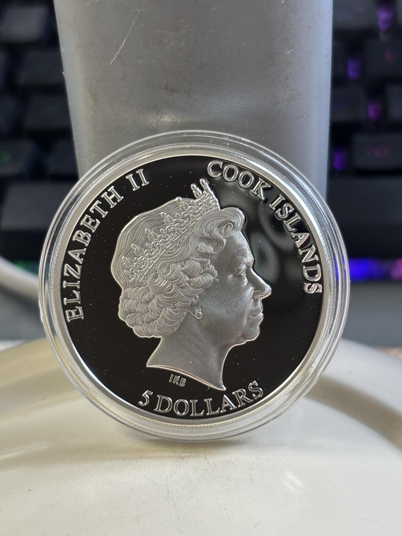 第183期拍卖 库克2013年好莱坞明星“格利高里·派克”精制彩色纪念银币带证书，25克，925银，发行量2500枚