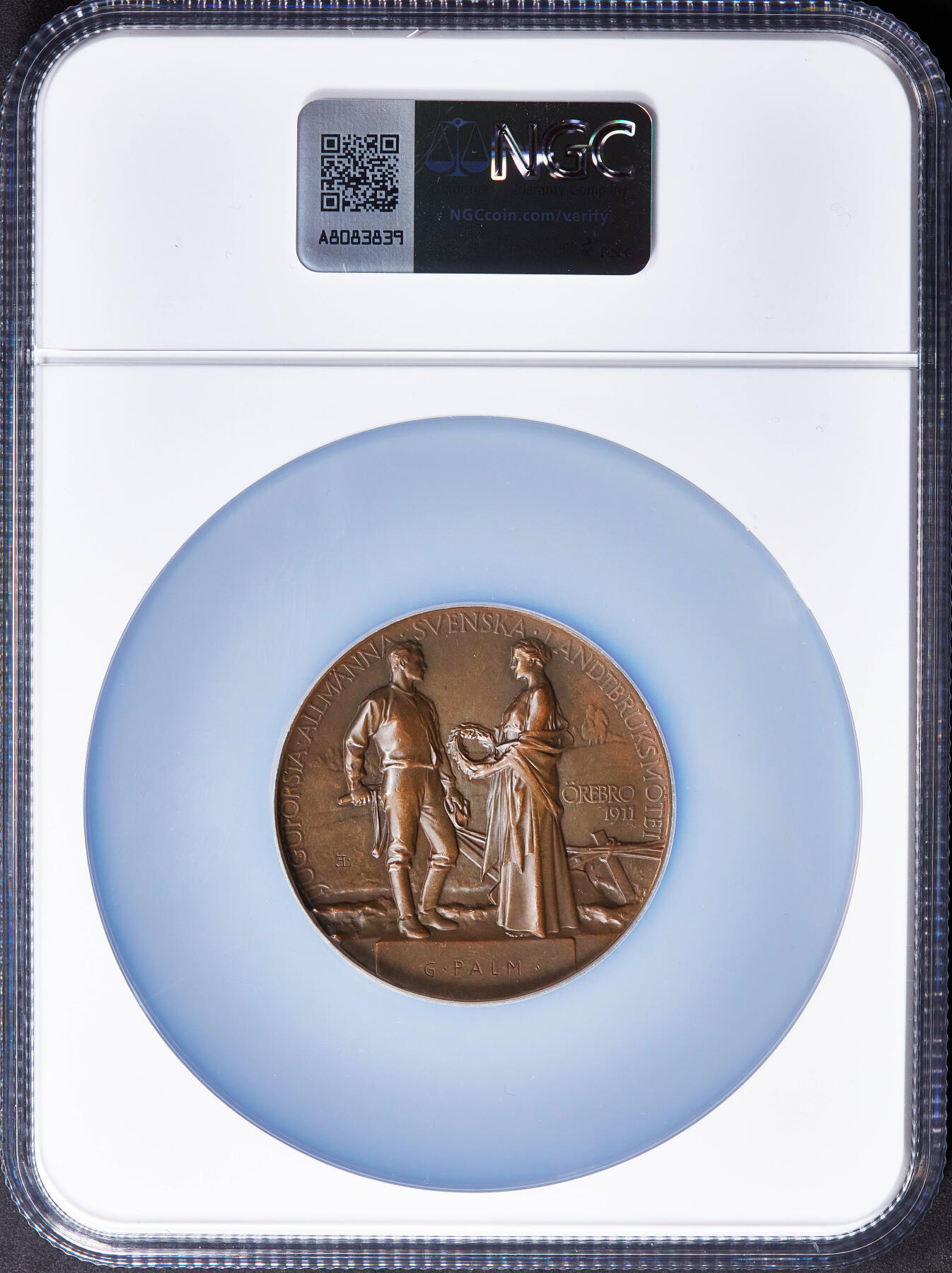 【俄甄集藏】2025年(045)12-03 星期三 晚 19:30 全场包邮 瑞典1911年古斯塔夫五世头像纪念国家首届农业大会在厄勒布鲁召开大铜章，NGC MS63，巧克力包浆，设计精美，直径：51mm，名家林德伯格作品