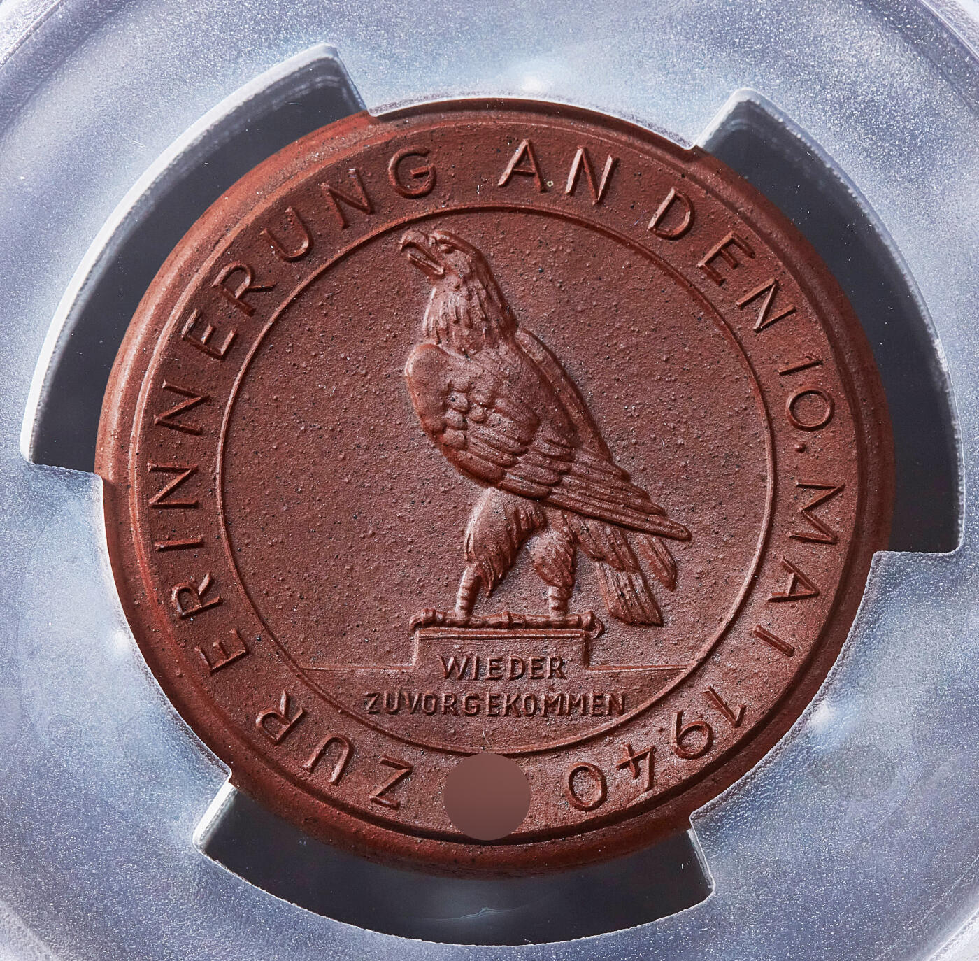 【俄甄集藏】2025年(045)12-03 星期三 晚 19:30 全场包邮 德国第三帝国1940年纪念占领挪威陶瓷纪念章，PCGS MS66，稀有品种，唯一亚军分数，直径：53mm，原图联系客服或前往对应官网进行查询