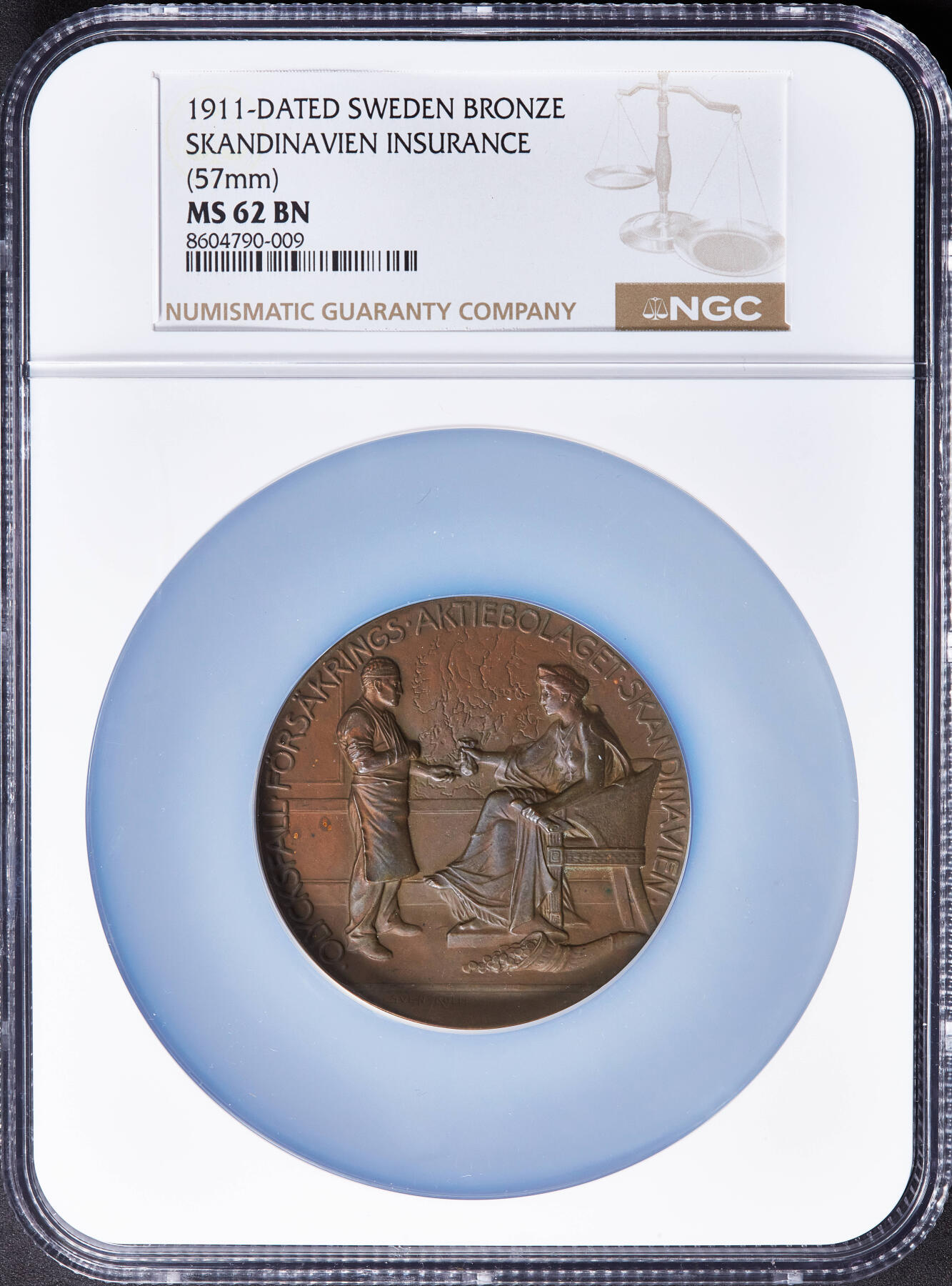 【俄甄集藏】2025年(045)12-03 星期三 晚 19:30 全场包邮 瑞典1911年纪念斯堪的纳维亚保险公司成立25周年大铜章，NGC MS62，巧克力包浆，设计精美，雕刻家斯文·库勒作品，直径：57mm