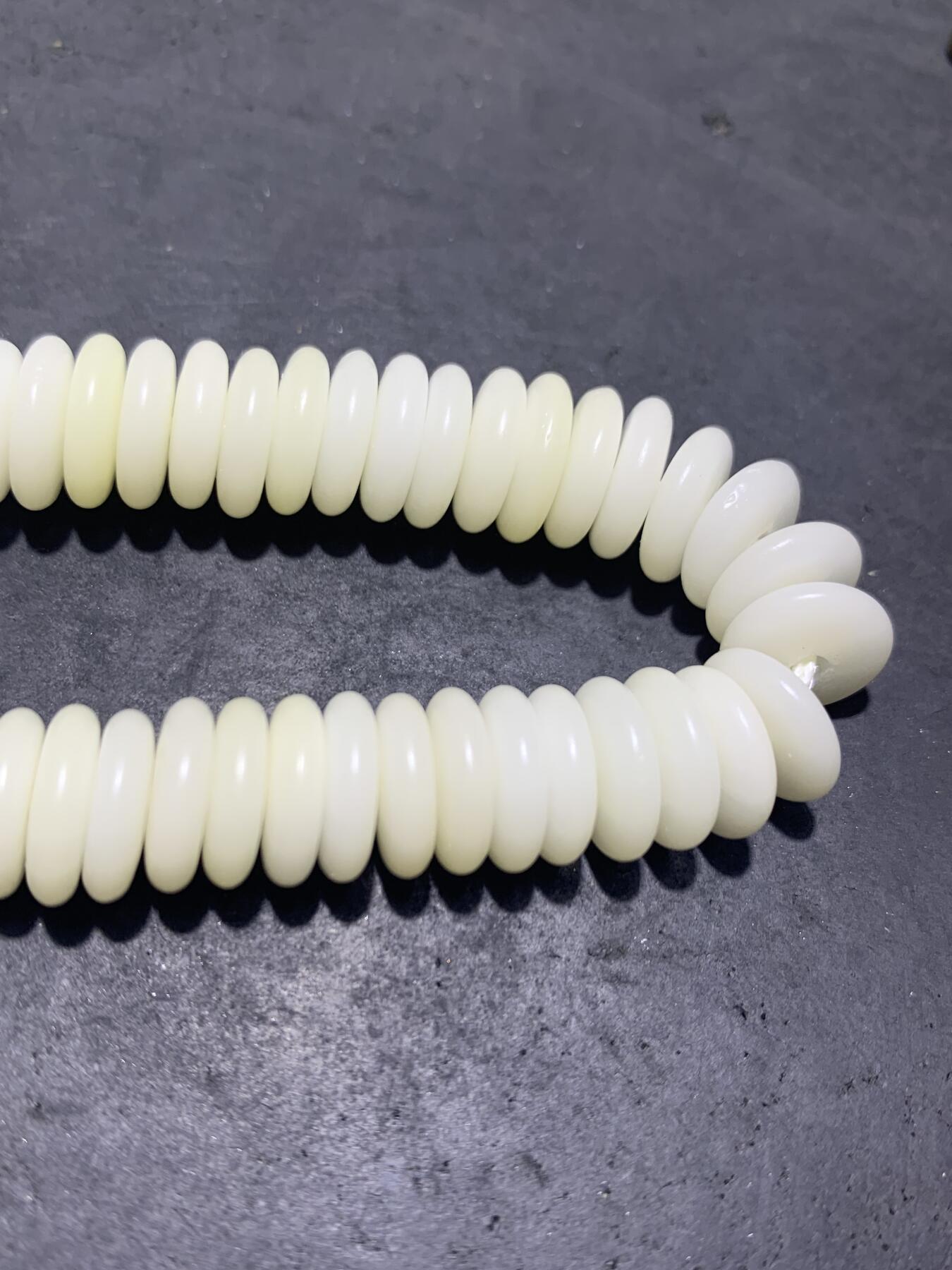 精美菩提根110+6隔片手串一条，