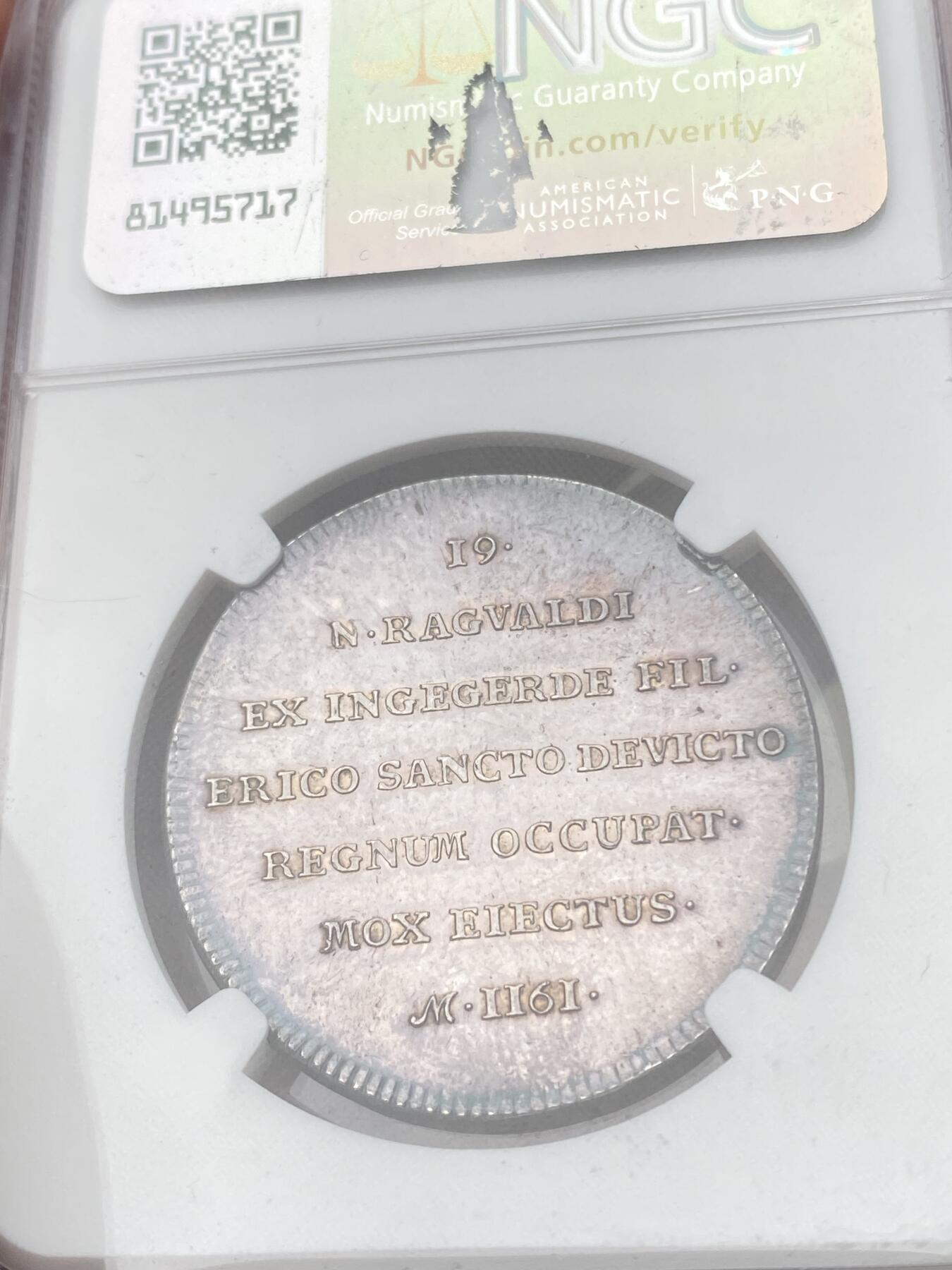 万国钱币拍卖第056期 NGC MS64 1754-60年瑞典摄政王马格努斯·亨里克森二世戎装纪念银章 此系列是由在瑞士出生的约翰·卡尔·赫德林格设计 他的瑞典摄政王系列肖像设计被视为最优雅、最著名的作品 该系列包含从比约恩·帕加到弗雷德里克一世的瑞典君主的肖像和简短传记