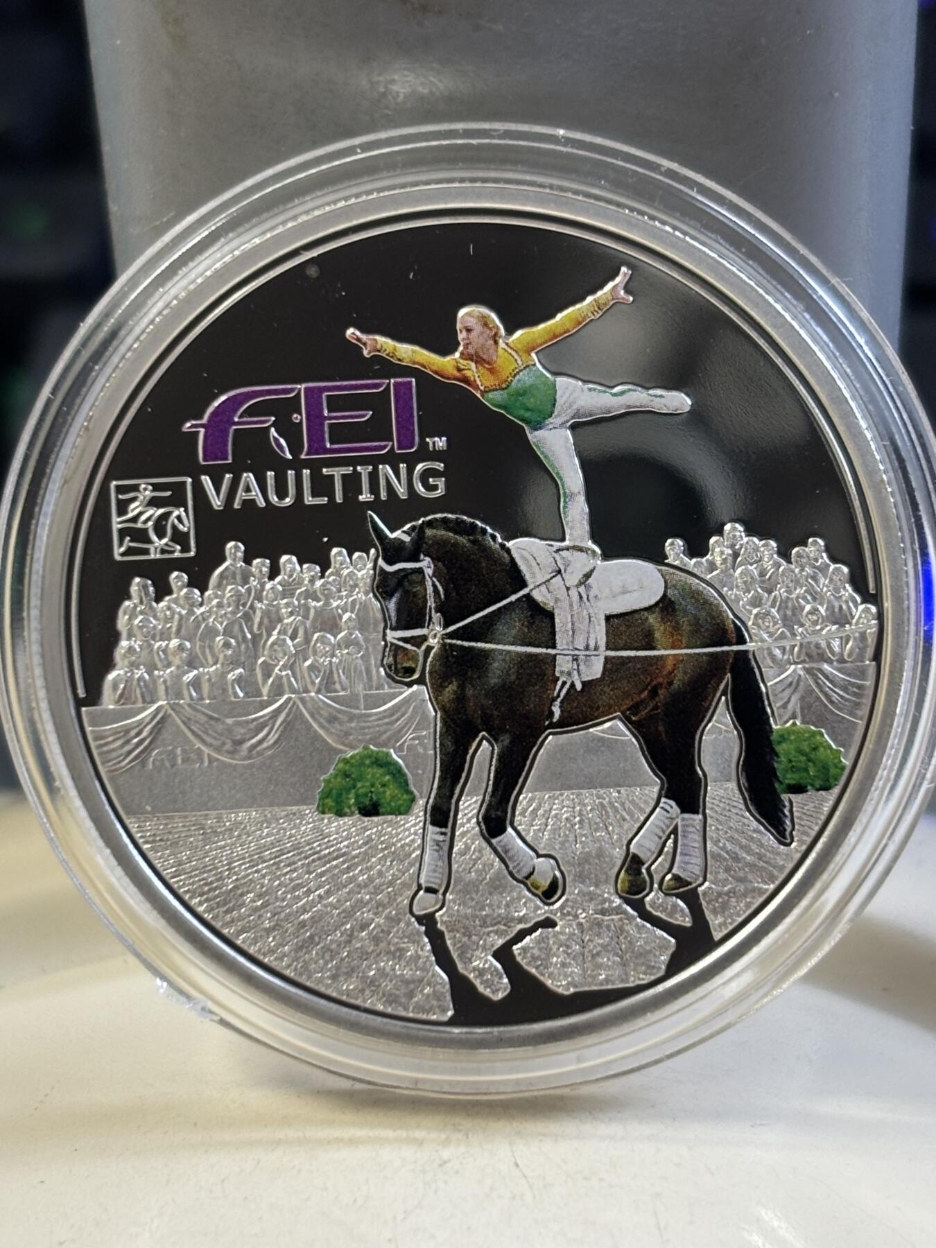 第183期拍卖 安道尔2013年FEI马术世界杯比赛20克精制彩色纪念银币1带证书,925银，发行量2000枚