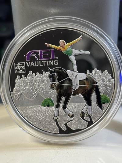 第183期拍卖 - 安道尔2013年FEI马术世界杯比赛20克精制彩色纪念银币1带证书,925银，发行量2000枚