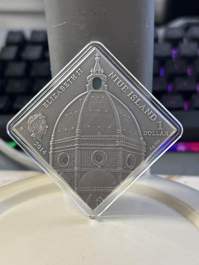 第183期拍卖 - 纽埃2014年艺术改变世界文艺复兴镶嵌玛瑙仿古银币带证书，28.28克999银，发行量3333枚