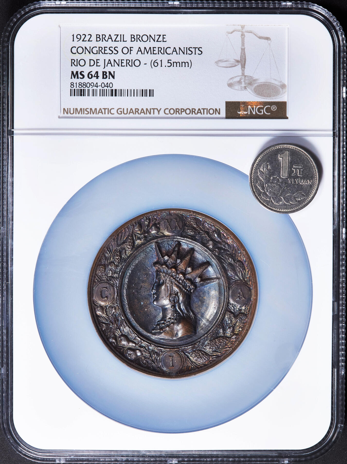 【俄甄集藏】2025年(045)12-03 星期三 晚 19:30 全场包邮 巴西1922年纪念第21届国际地震学大会在里约热内卢召开大铜章，NGC MS64，直径：61.5mm，紫罗兰包浆，稀少品种