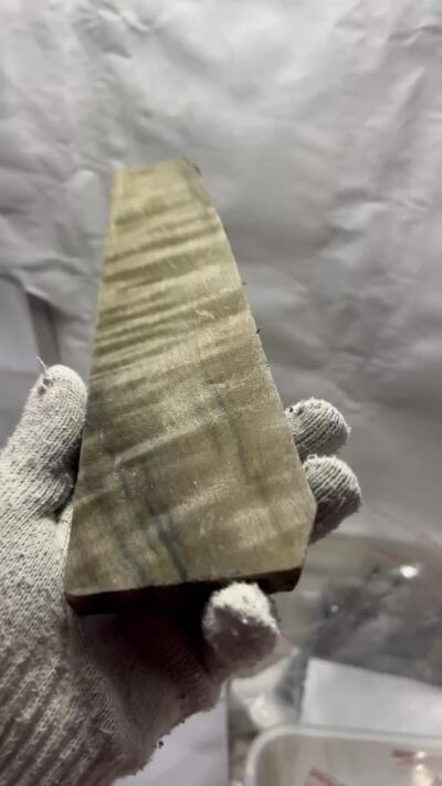 零元拍：NO.3 金丝楠牌子原板为加工 满金丝 果香满满 尺寸：24.5/7.5/1.3CM