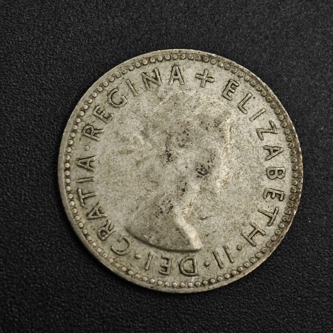 【淘币小摊】限时拍第八百一十二拍  小银币场  满百包邮可预留两周  周一统一发货  澳大利亚1953年伊丽莎白二世6便士银币