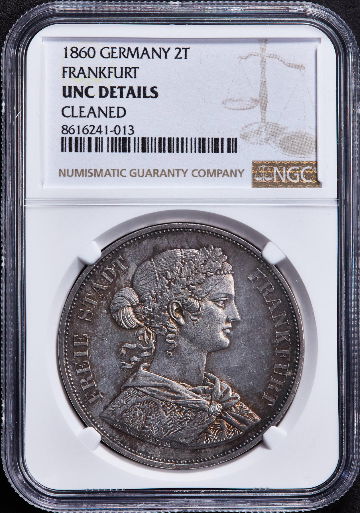 【俄甄集藏】2025年(045)12-03 星期三 晚 19:30 全场包邮 德国法兰克福1860年少女2泰勒大银币，NGC UNCD，五彩包浆，转光品相，疑似错杀