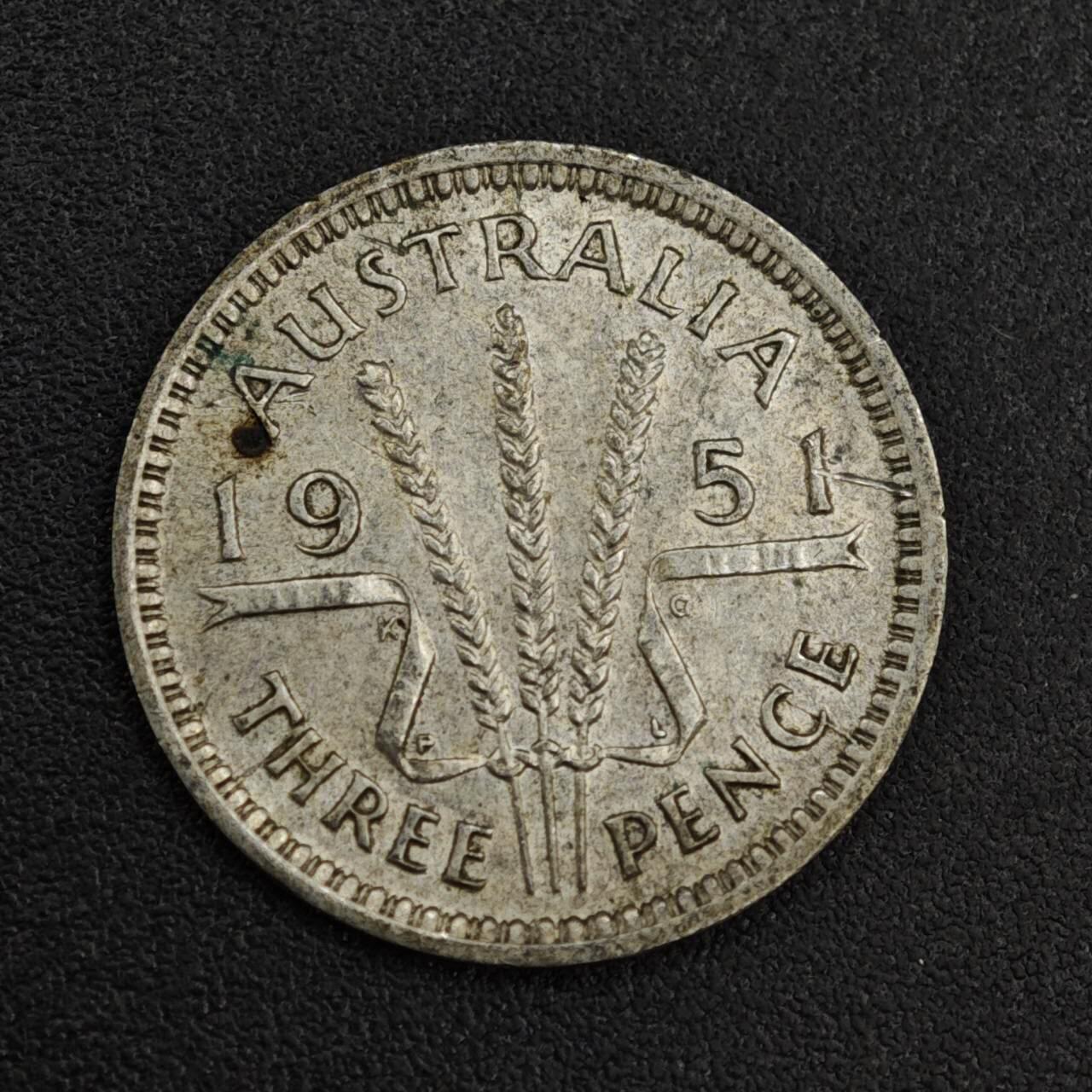 【淘币小摊】限时拍第八百一十二拍  小银币场  满百包邮可预留两周  周一统一发货  澳大利亚1951年乔治六世3便士银币