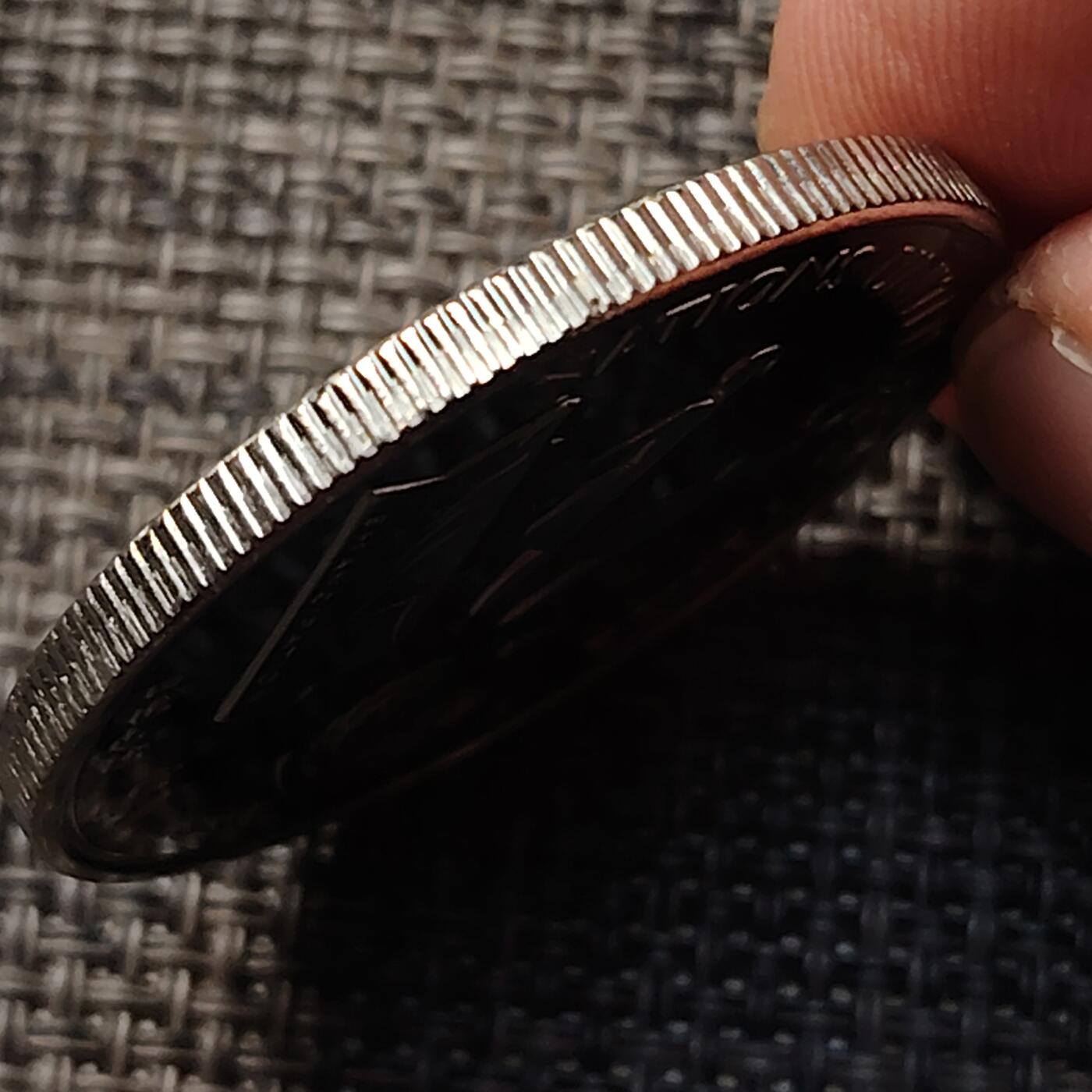 布加迪🐬～世界钱币(上海)🌾第 262 期 /  各国套币和散币 利比里亚🇱🇷 1995 1元 手拉手联合国成立50周年纪念币