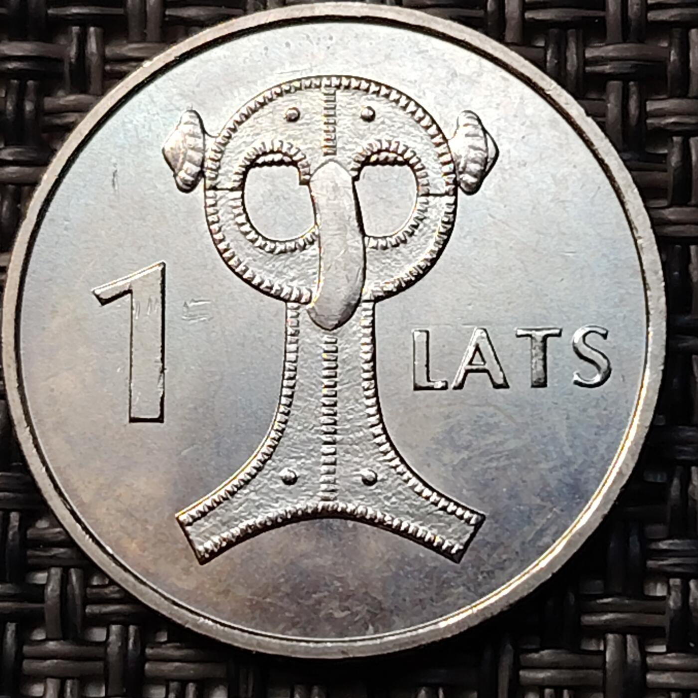 布加迪🐬～世界钱币(上海)🌾第 262 期 /  各国套币和散币 拉脱维亚🇱🇻 2007年 1拉特 纪念币 猫头鹰纤维