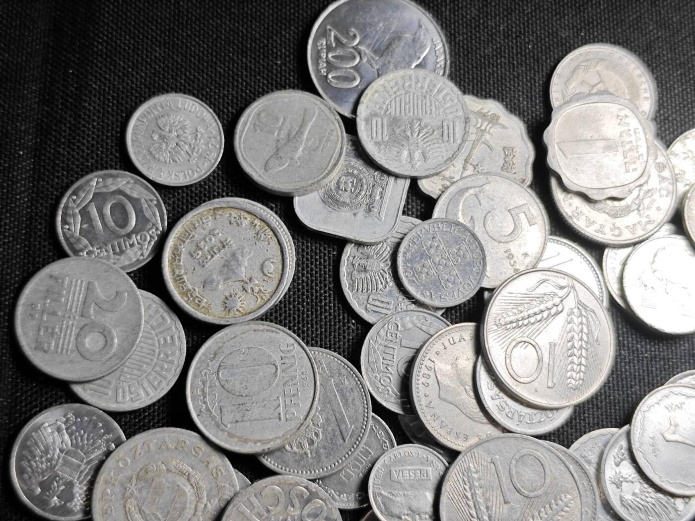 KK钱币收藏小铺 （套币 好品/批量散币 银币）专场  2月预留时间 周末发货   铝币一组100枚一组 各国各年份不同面值100枚