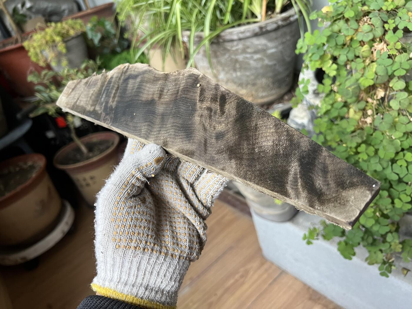 零元拍：NO.20 金丝楠牌子原料未打磨加工，果香满满，未打磨加工已经波光闪闪，尺寸约：33/8/1.3CM。