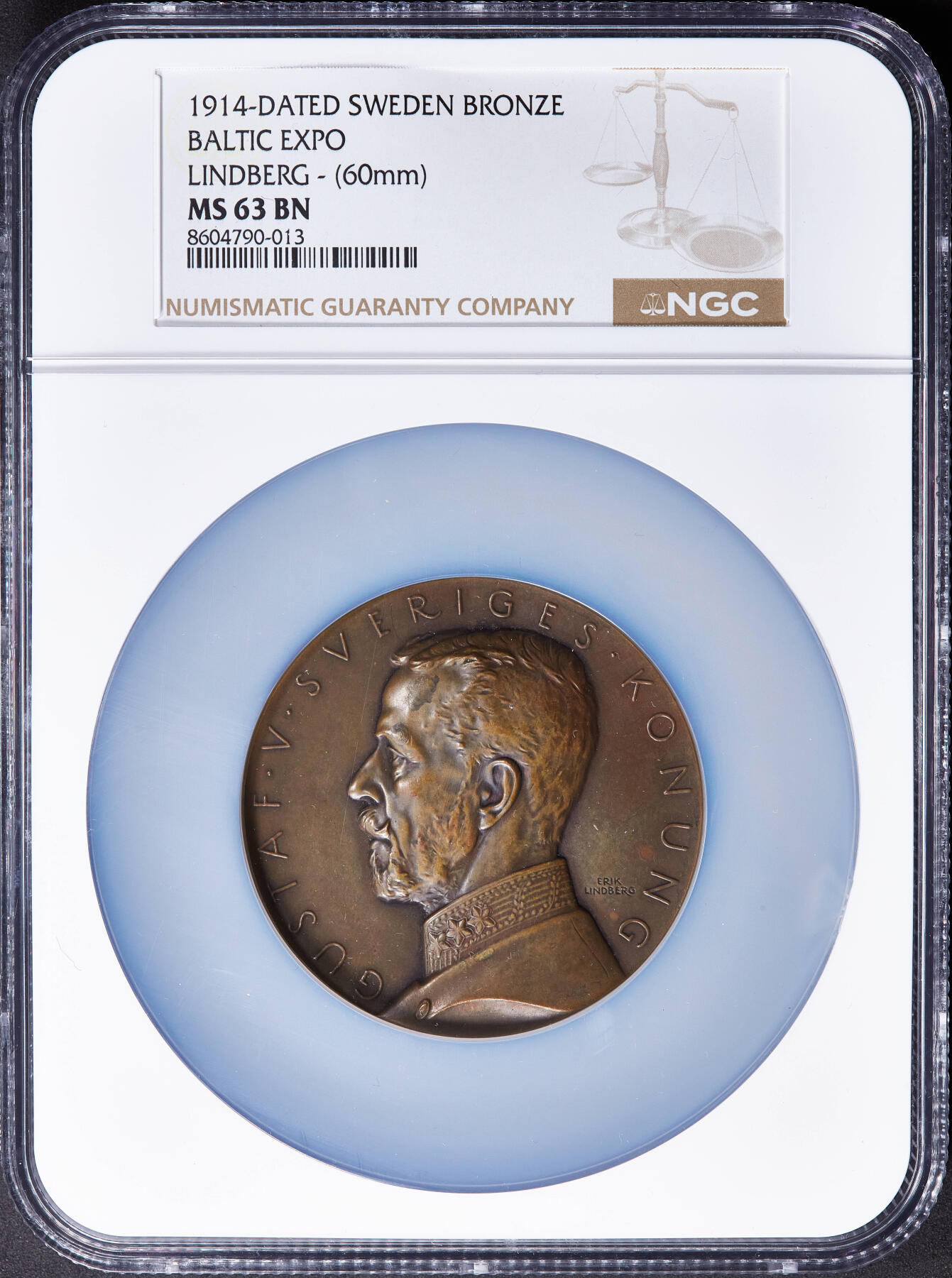 【俄甄集藏】2025年(045)12-03 星期三 晚 19:30 全场包邮 瑞典1914年古斯塔夫五世头像纪念在马尔默举办的波罗的海博览会大铜章，NGC MS63，巧克力包浆，高浮雕，直径：60mm，名家林德伯格作品，设计精美