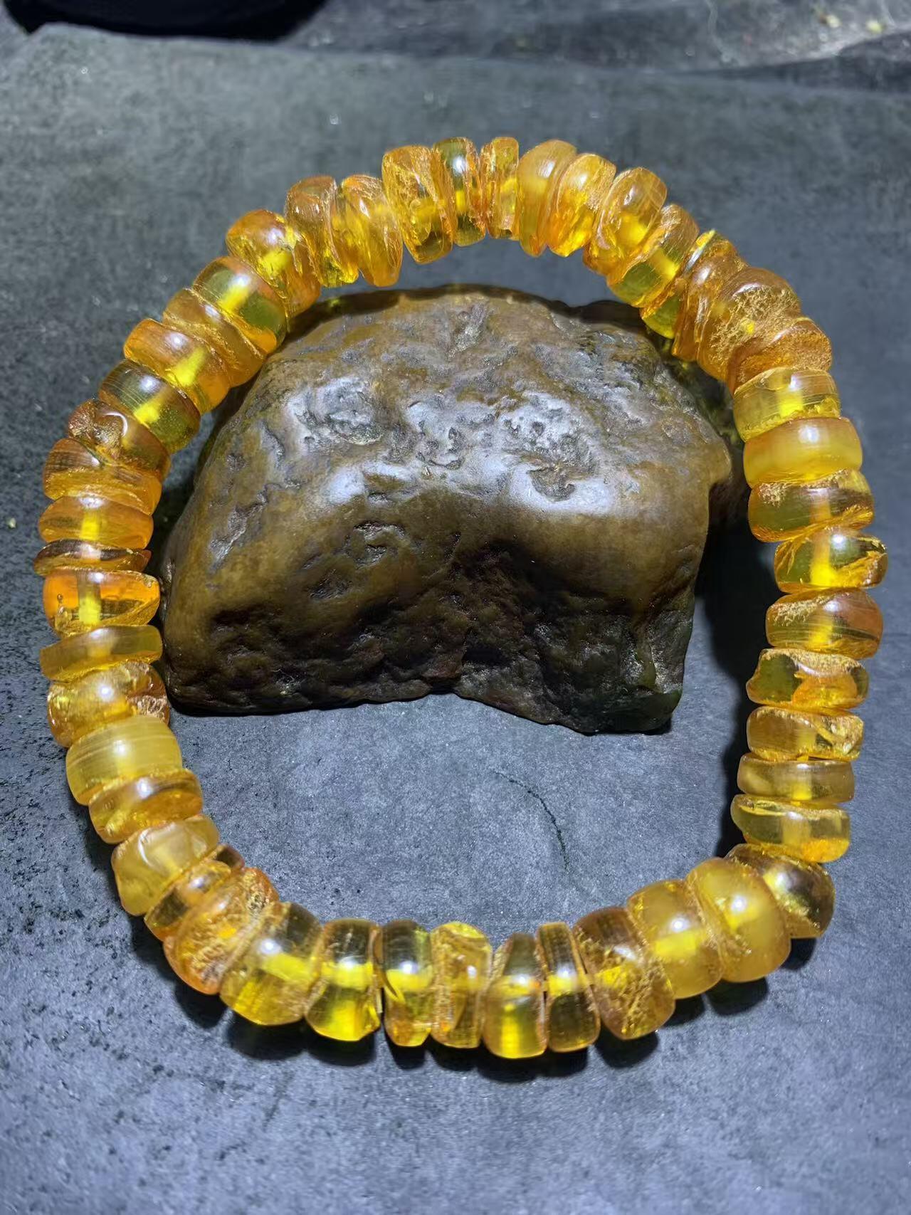 天然原矿俄料蜜蜡原皮随形手串1条！