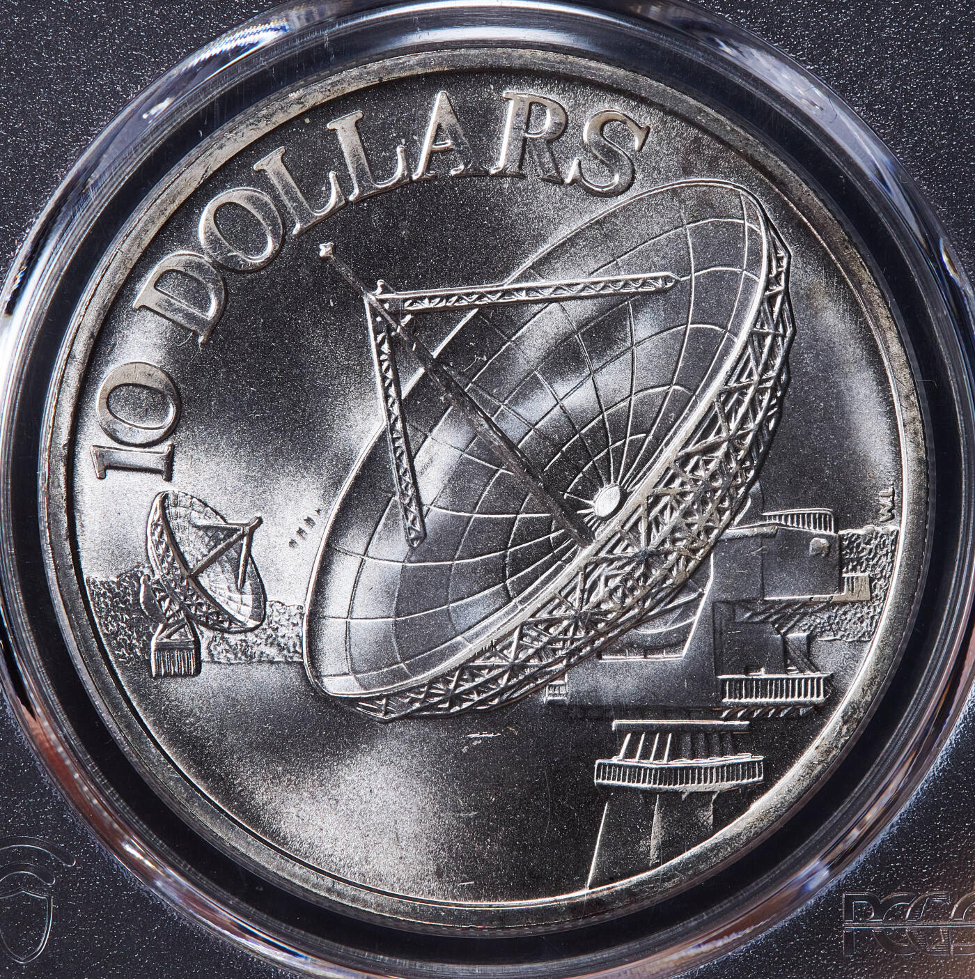 【俄甄集藏】2025年(045)12-03 星期三 晚 19:30 全场包邮 新加坡1979年雷达10元大银币，PCGS MS67，转光品相，重31.21克，50%银，发行量168000枚