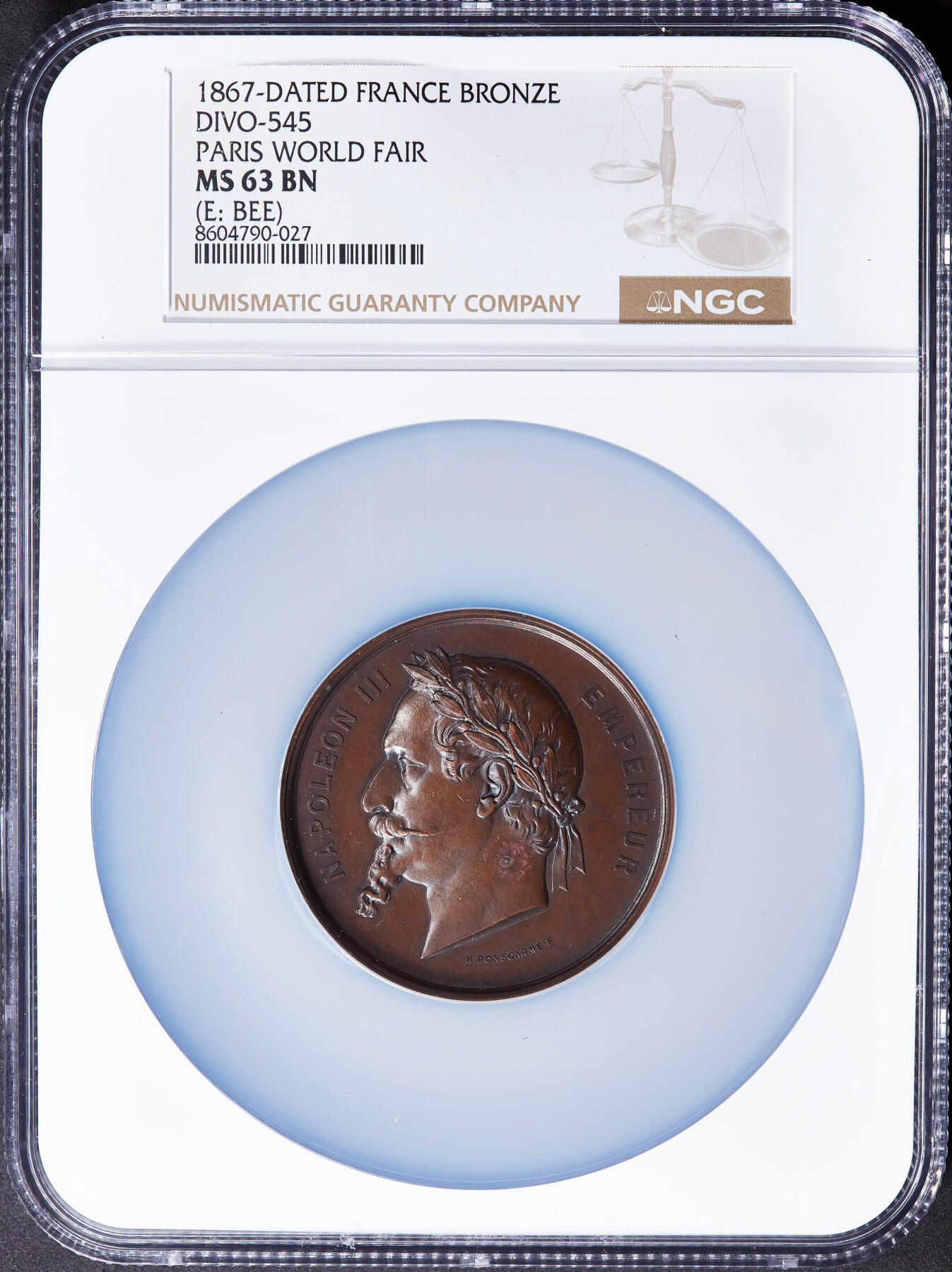 【俄甄集藏】2025年(045)12-03 星期三 晚 19:30 全场包邮 法国1867年拿破仑三世头像纪念巴黎世博会大铜章，NGC MS63，类精制底板，高浮雕，巧克力包浆，名家亨利·蓬斯卡尔姆作品，设计华丽，蜜蜂铭，直径：50mm，经典品种
