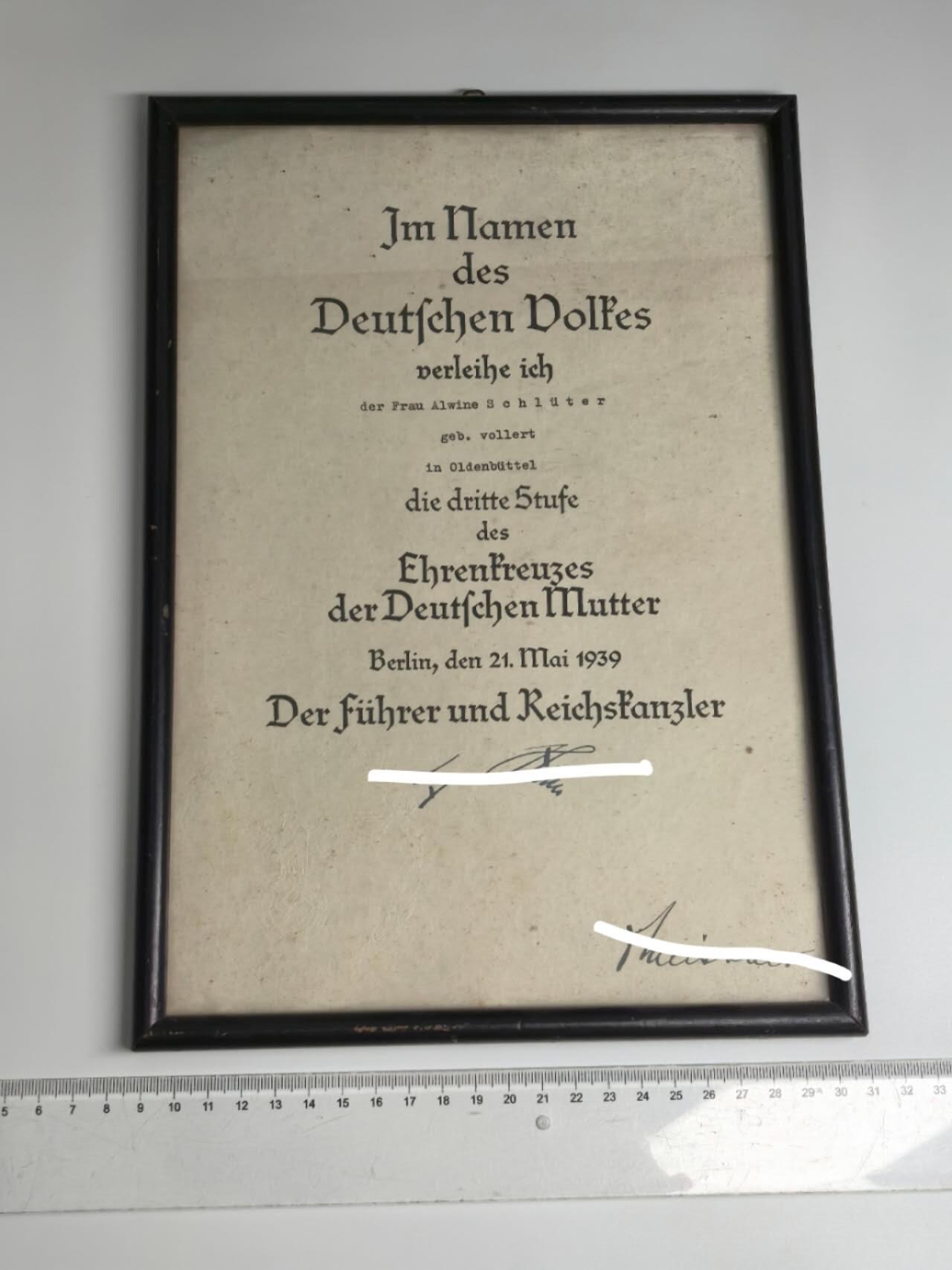 小驴勋章奖章收藏11月29日周六晚六点拍卖（珍爱和平，收藏战争，铭记历史，勿忘国耻，忠党爱国。有偿代拍，送拍规则在简介最后，参拍须阅读规则后再参拍，关系到运费包装发货时效真假辨别等关键信息，拍卖时不再发原图，看大图店主微信码在拍卖店铺介绍里）