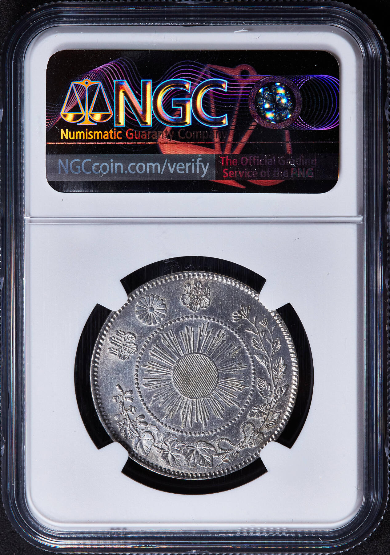 【俄甄集藏】2025年(045)12-03 星期三 晚 19:30 全场包邮 日本1870年明治3年旭日龙洋50钱银币，NGC AUD，细节犀利