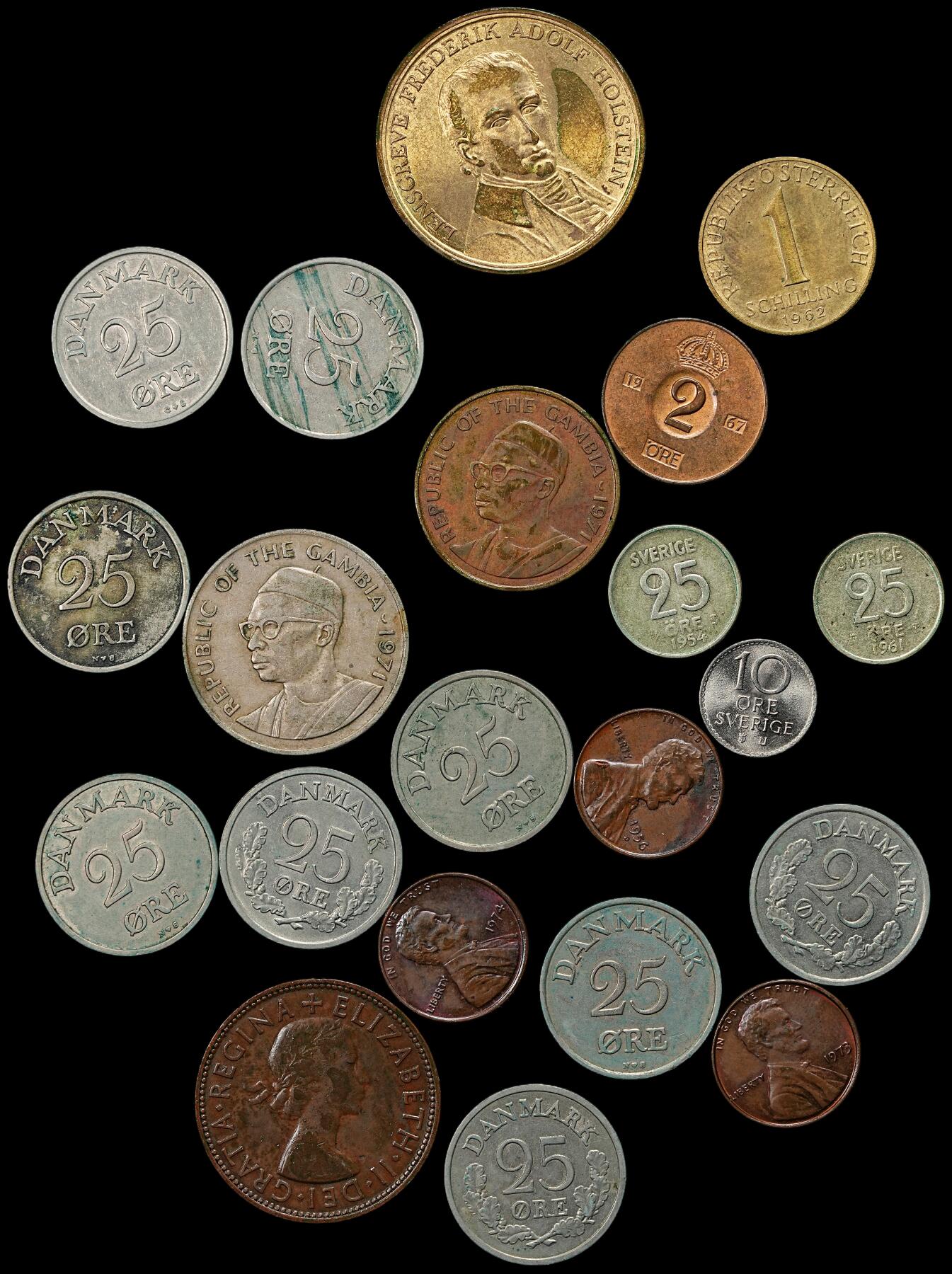修遠堂世界钱币第九十五期 外国现代币一组108枚 主要是丹麦 含有少量美国，冈比亚，澳大利亚，瑞典