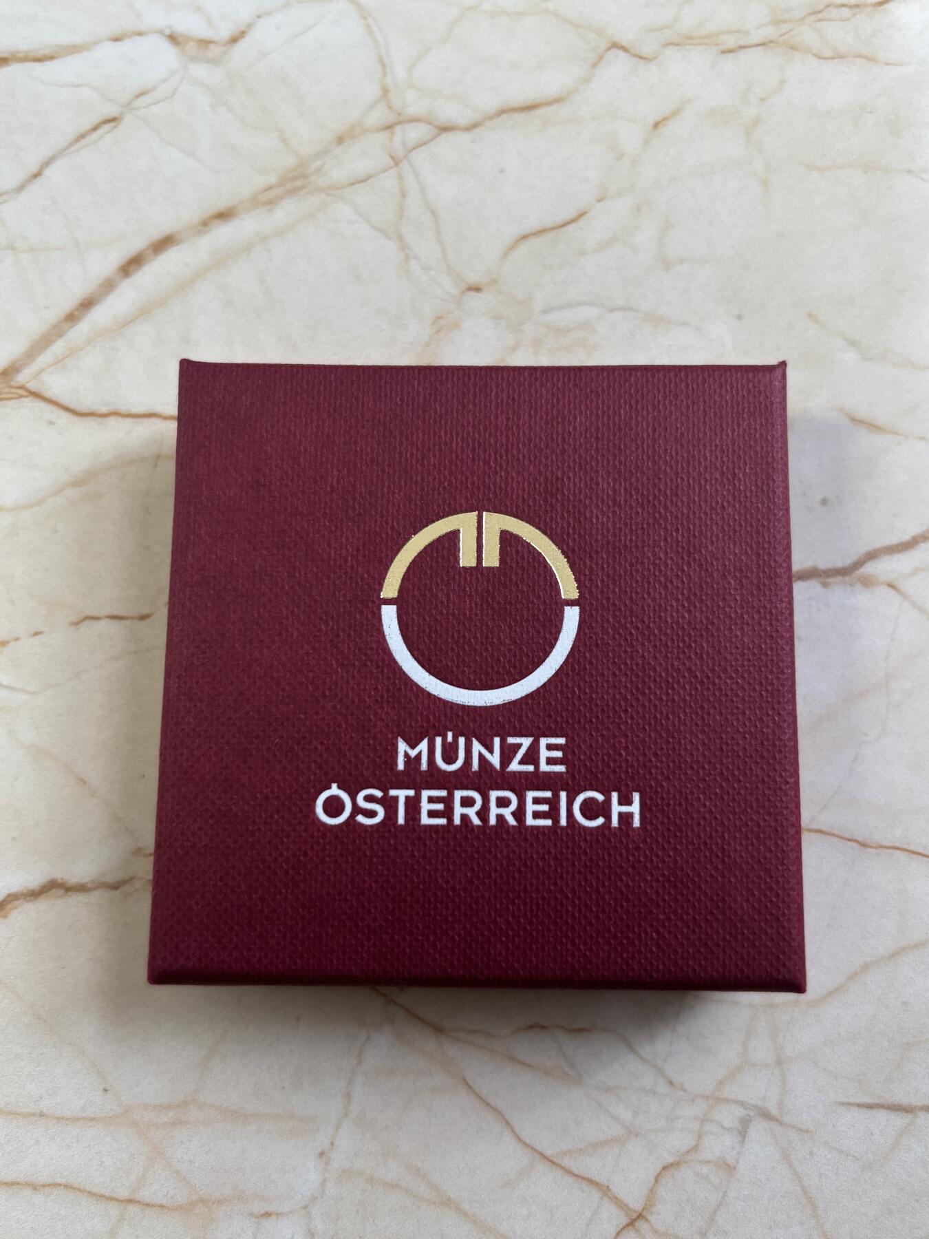 第183期拍卖 获奖奥地利2018年银铌系列16人类世银铌双金属币， ，金属:900银/998铌，重量:9克/6.5克，直径:34毫米，发行：65000枚， 获2020年克劳斯年度最佳双金属币