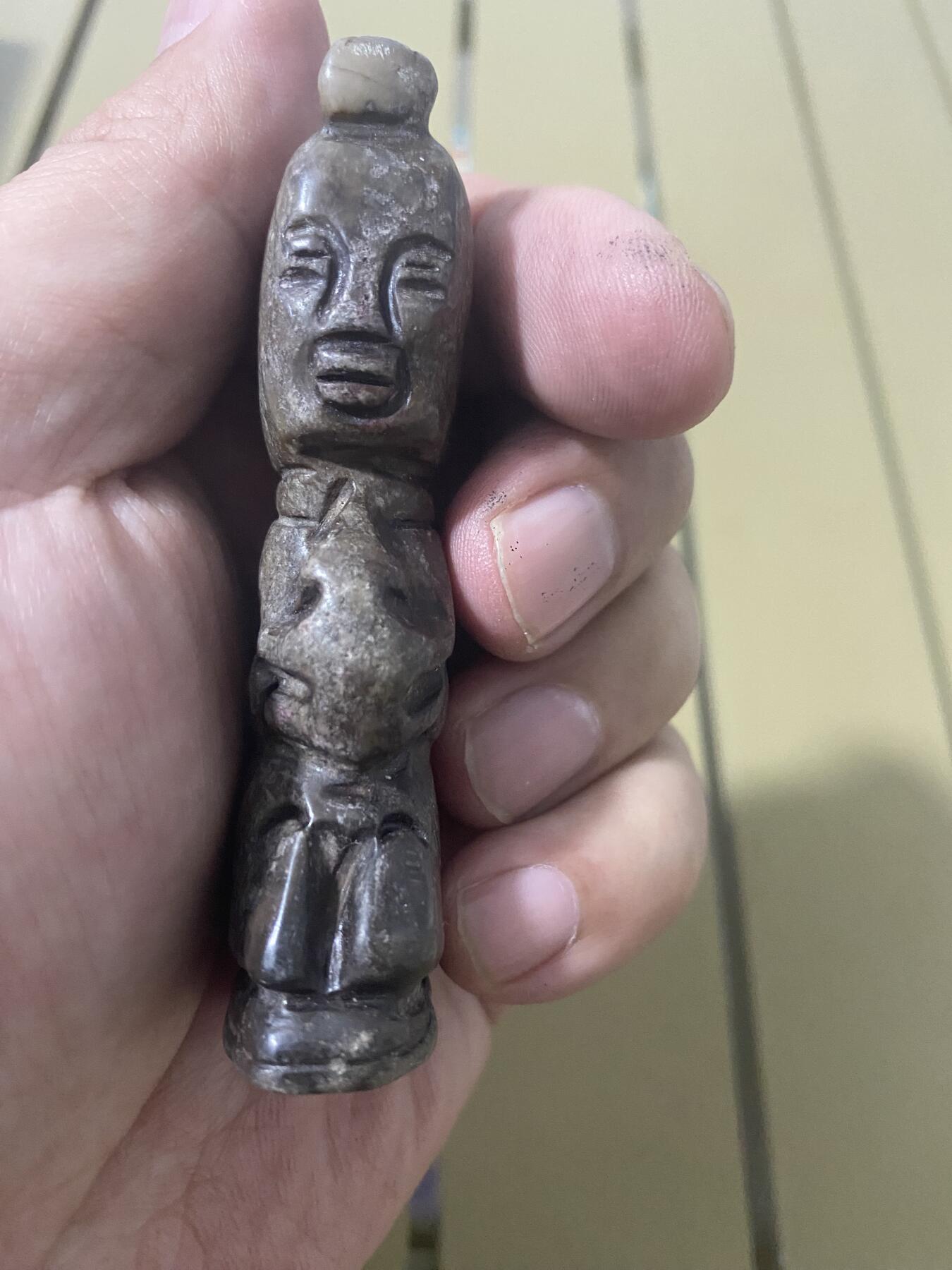 江南站杂件场 手把件，材质不知道