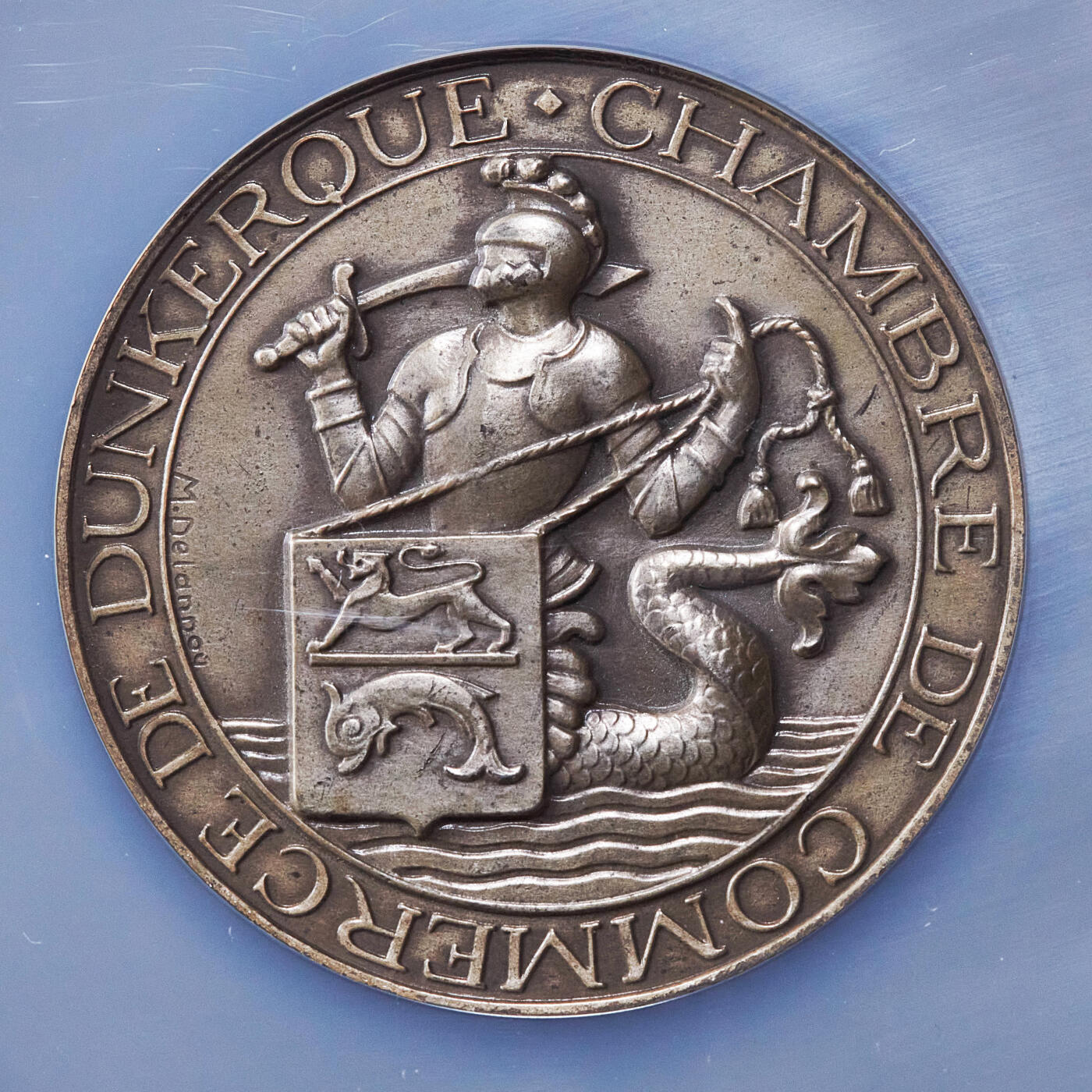 【俄甄集藏】2025年(045)12-03 星期三 晚 19:30 全场包邮 法国1939年敦刻尔克商会赠送英国布里斯托尔码头委员会主席外交赠礼大银章，NGC MS62，直径：50mm，丰饶角铭，正面骑士+还怪尾部象征军事与贸易，雄狮+海豚为敦刻尔克市徽，雕刻家麦德林作品
