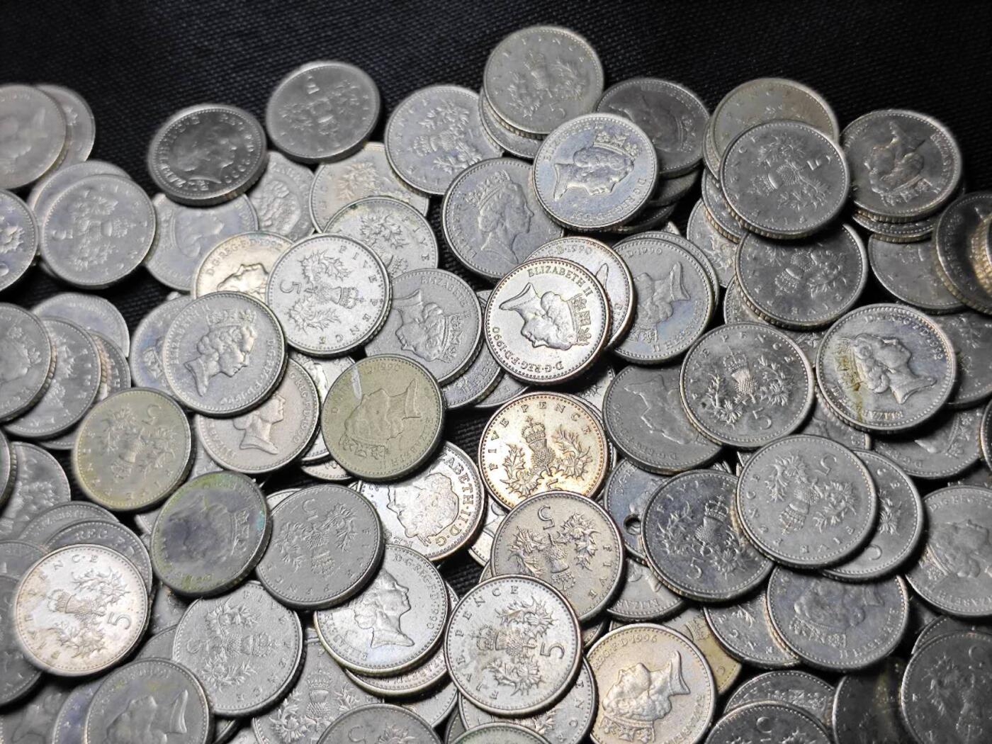 KK钱币收藏小铺 （套币 好品/批量散币 银币）专场  2月预留时间 周末发货  英国5便士401枚 面值20.05镑