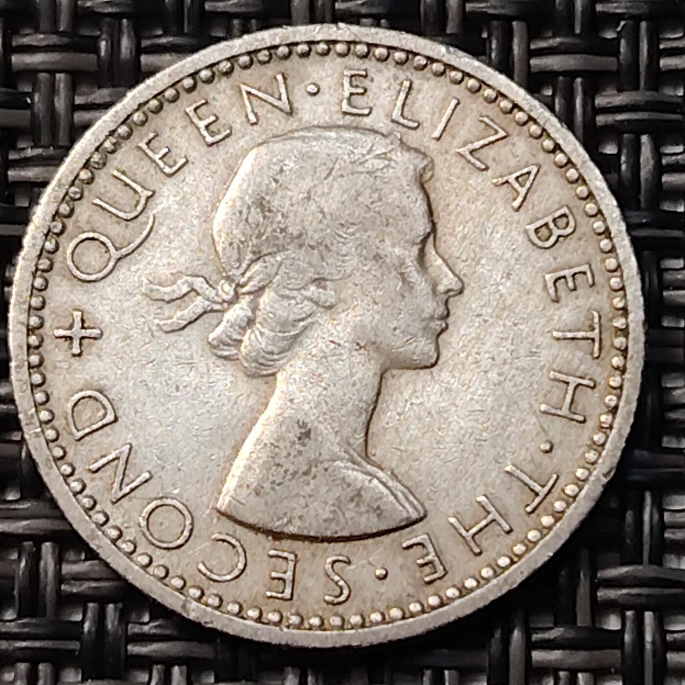 布加迪🐬～世界钱币(上海)🌾第 262 期 /  各国套币和散币 罗德西亚和尼亚萨兰 1956年 6便士 女王头像