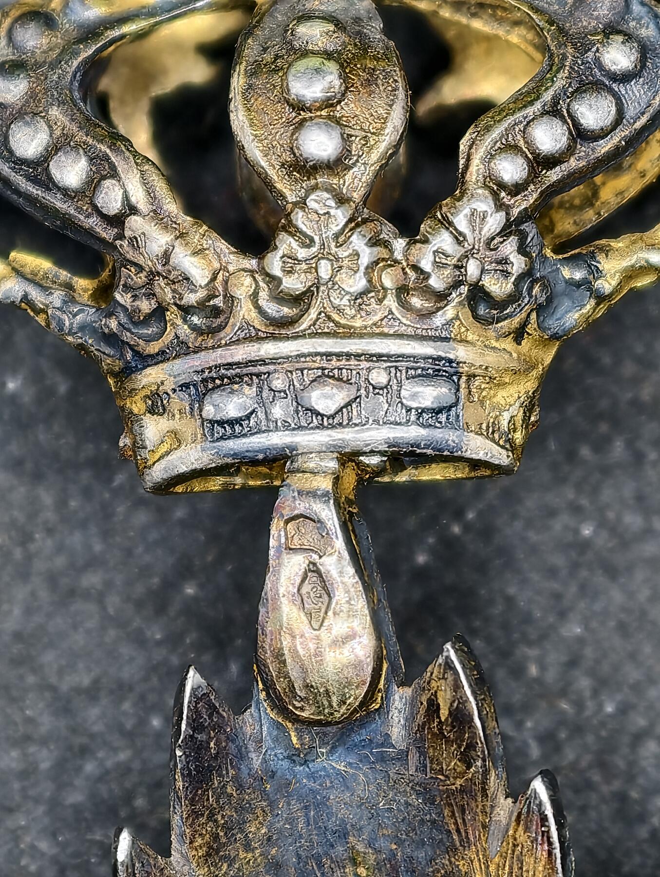 凯旋世界勋赏（第20期）（欢迎送拍）（对拍品有疑问请询问客服，不接受到手刀，出价默认拍品品相。请认真阅读拍卖规则！出价默认已认可！）（收到货请录制开箱视频，无视频概不处理问题。） 军官级法属安南龙星，带两个标