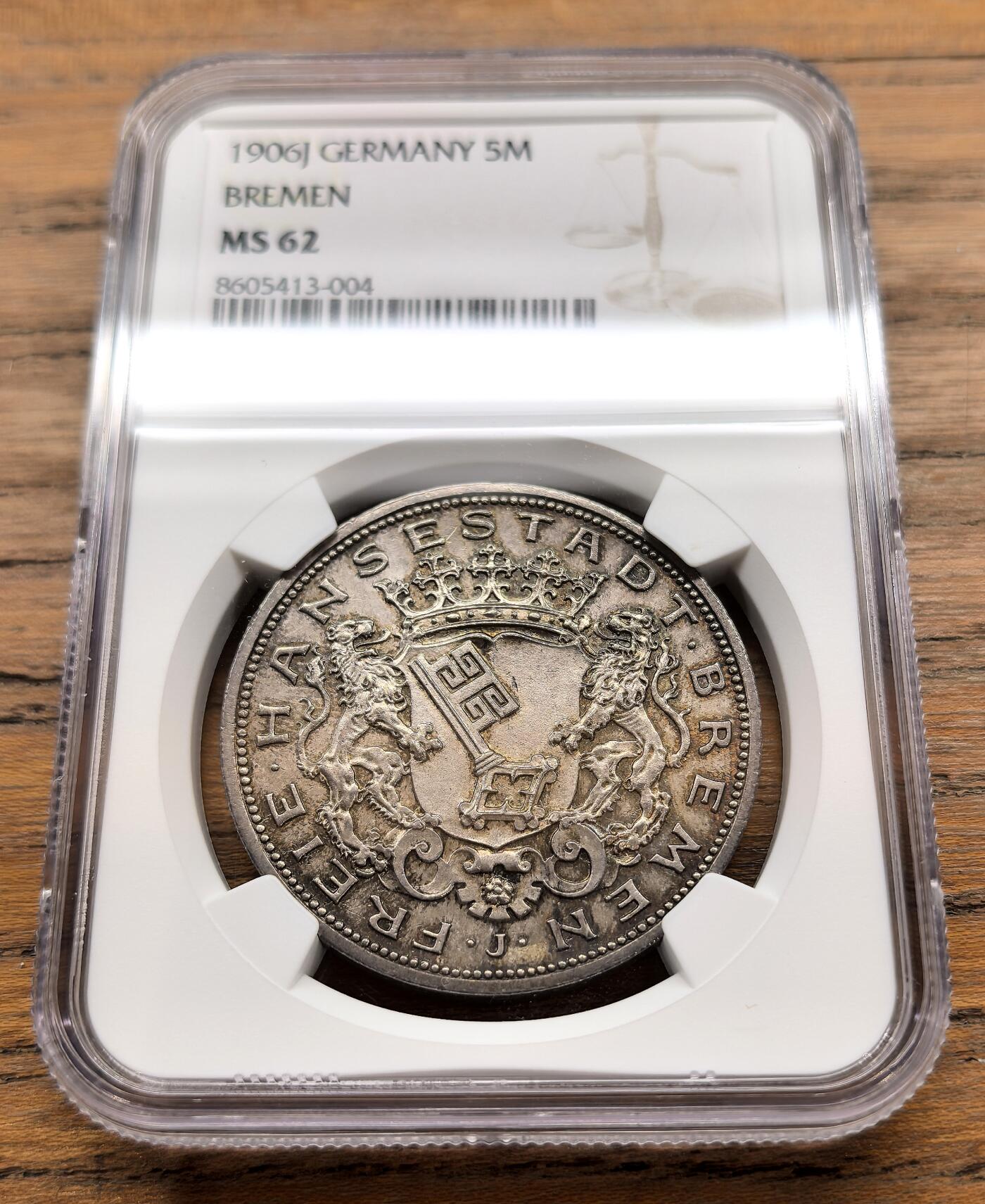 纫秋兰以为佩·凡希社微拍感恩专场 1906J德国不莱梅5马克大银PCGS-MS62，枪灰包浆原味品，实物状态极好，略低评。